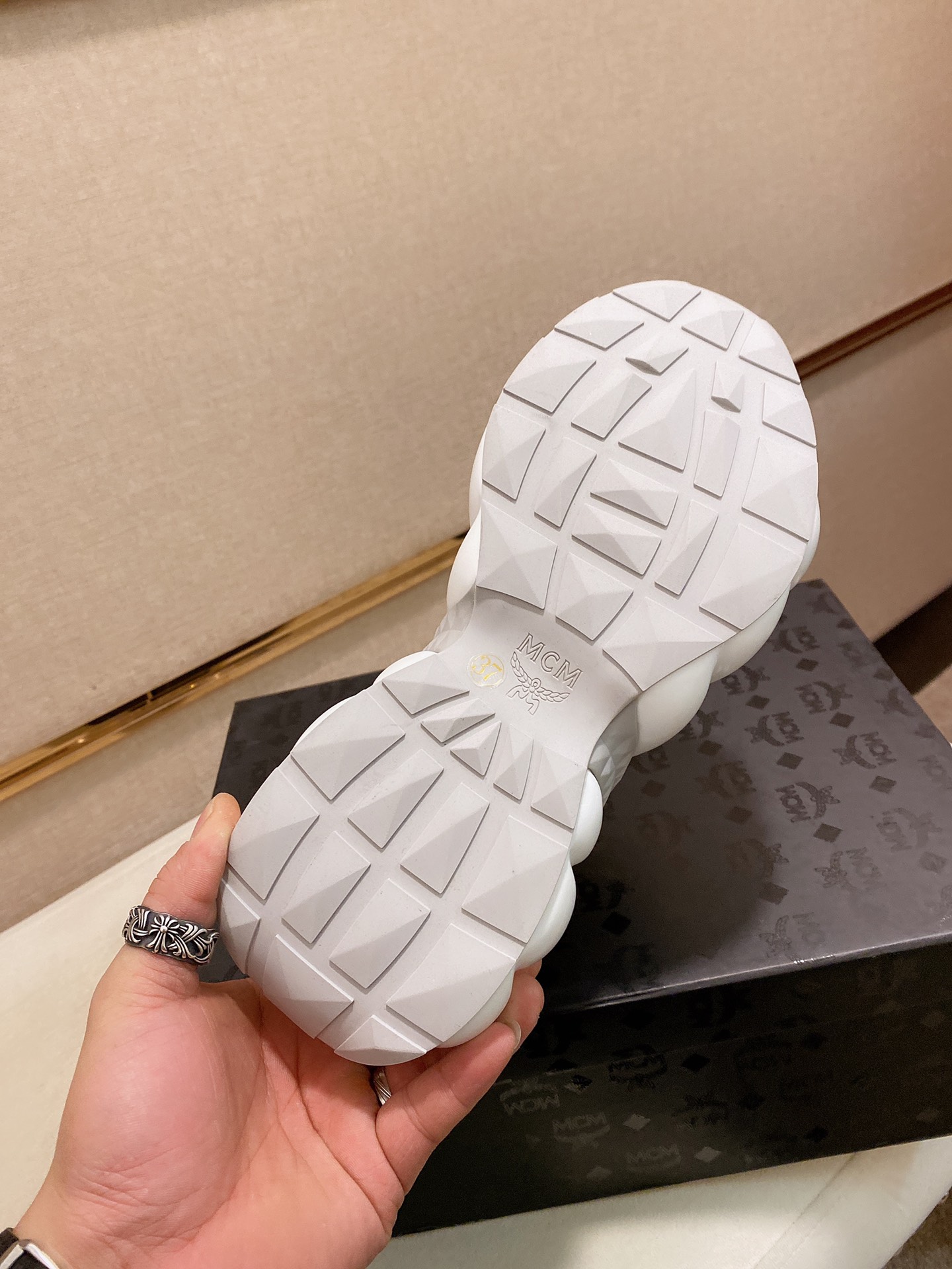 MCM Low Top Logo Lace-up Sneakers 2 - vstockx