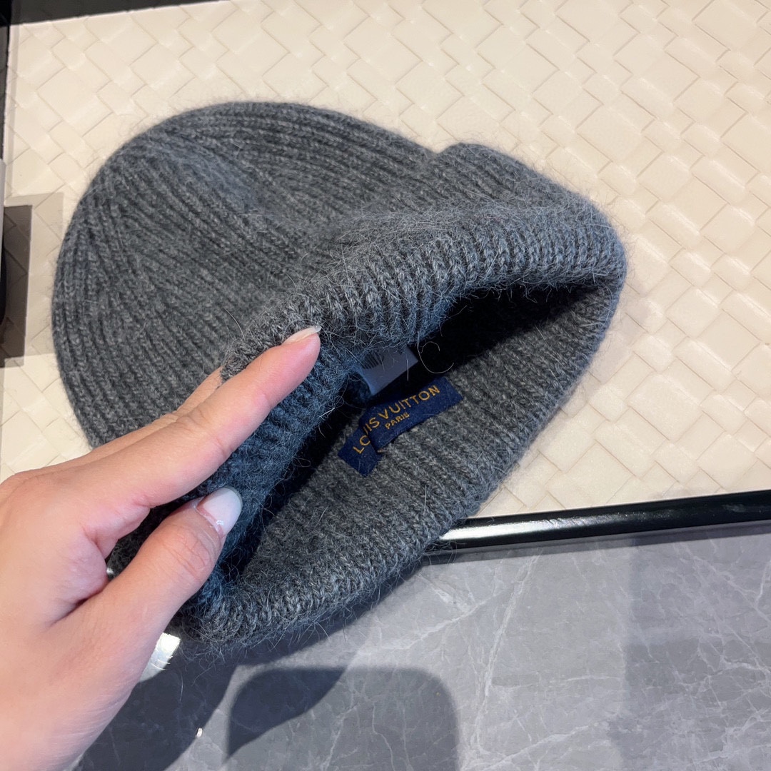 Streetwear Hat LV 329200 - vstockx