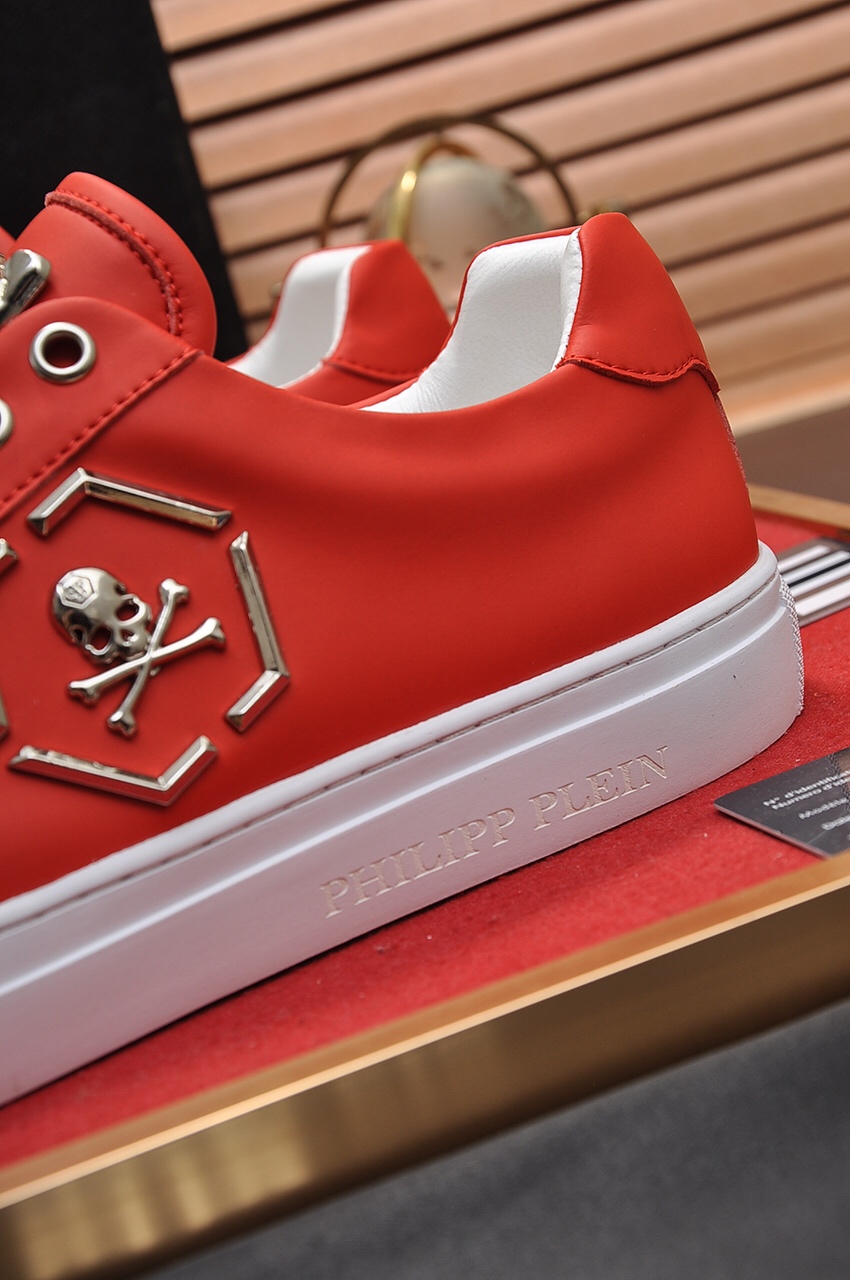 Philipp Plein Low Top Sneakers 13 - vstockx