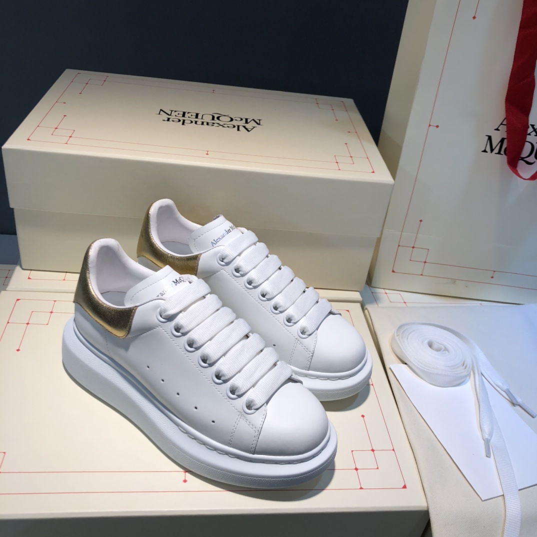 Alexander McQueen Oversized Light Gold (W) - vstockx