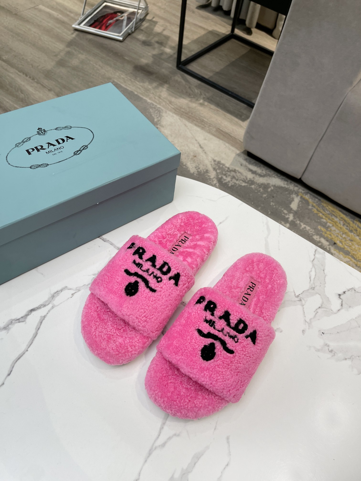 Prada Flat Sandals 6 - vstockx