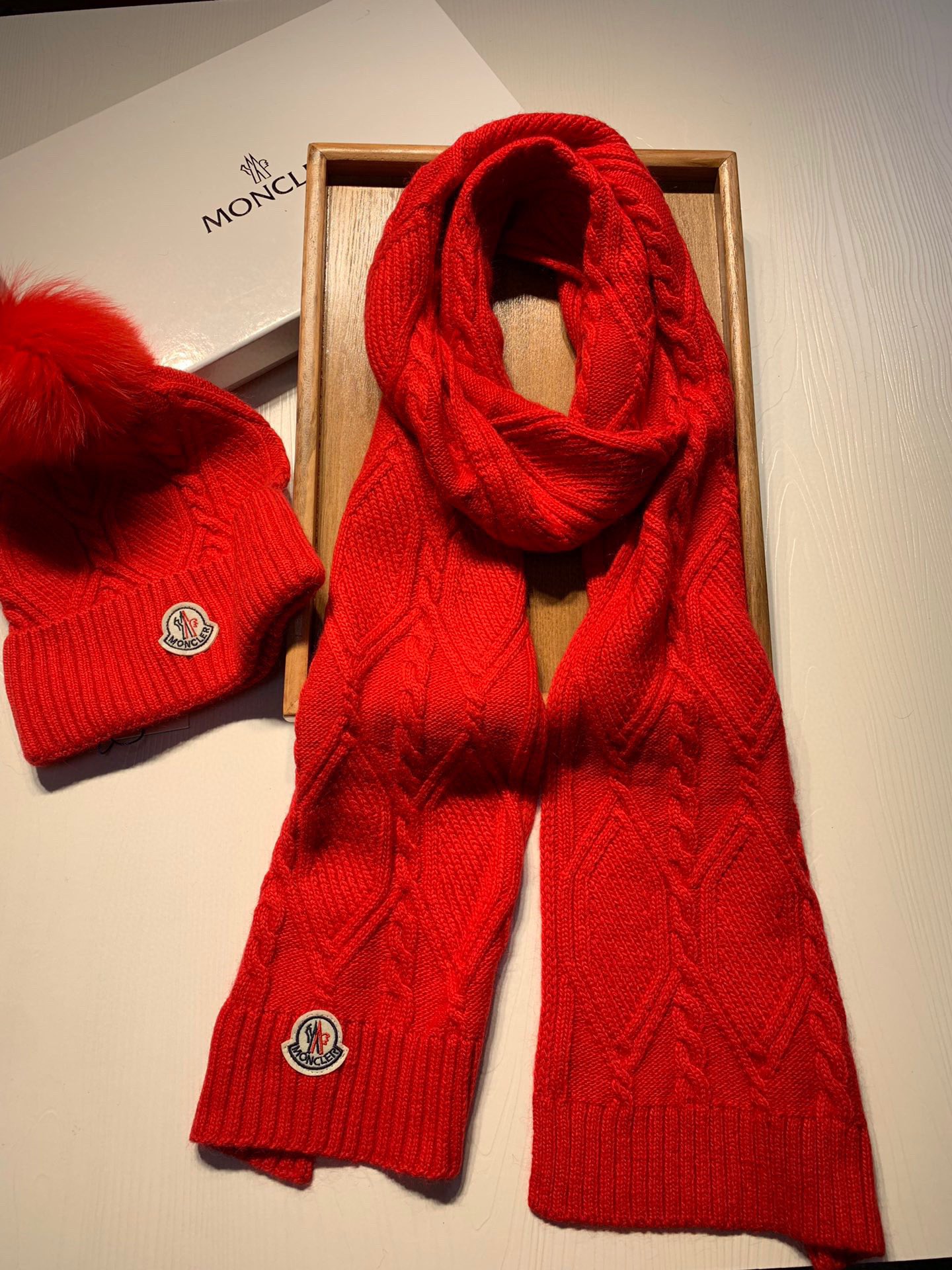 Hat & Scarf Moncler 2 - vstockx