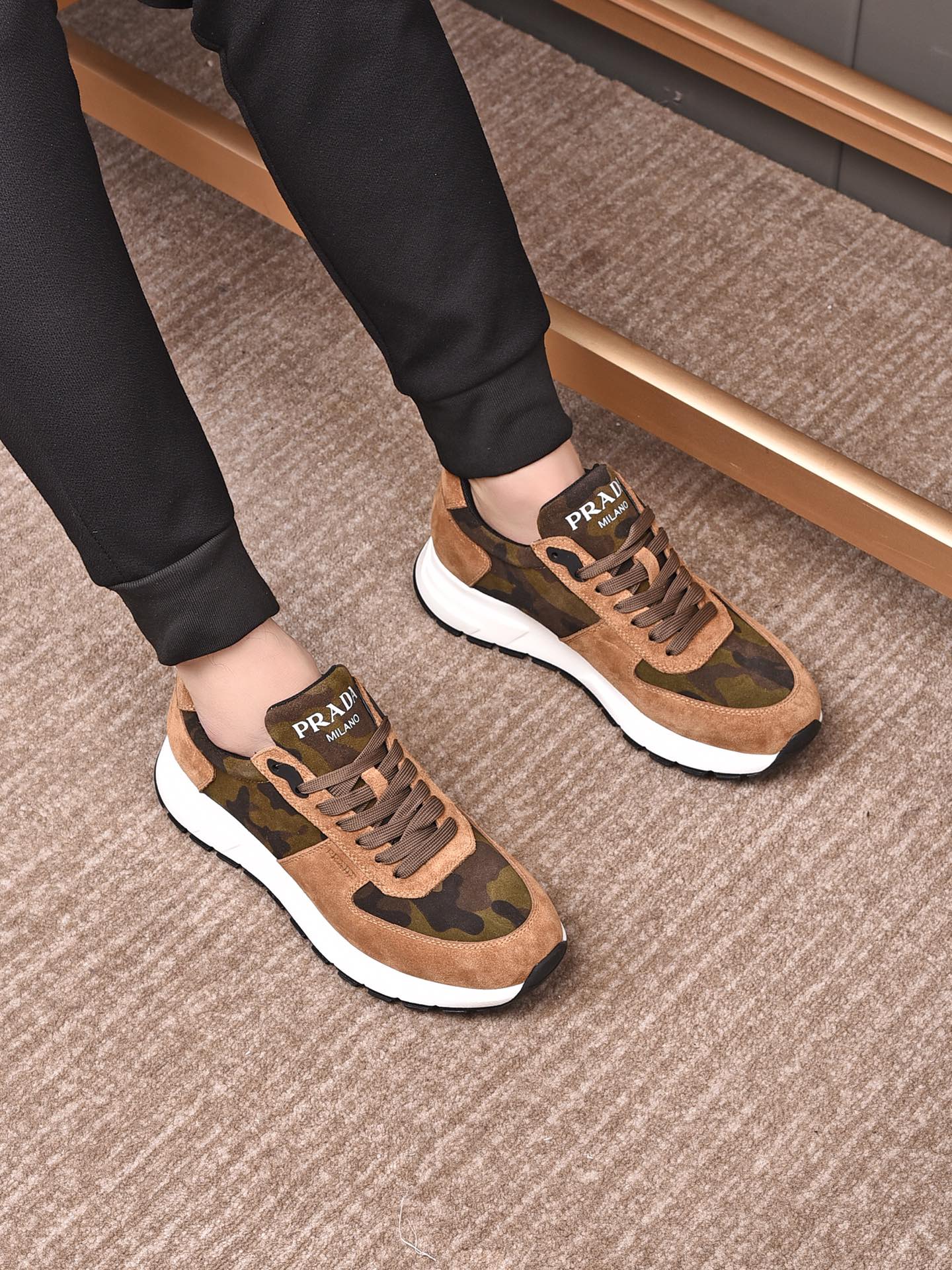 Prada Low Top sneaker 28 - vstockx