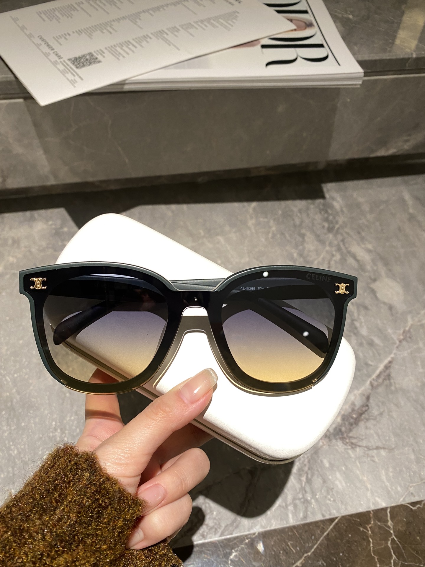 Sunglasses Celine CL40369 SIZE:57 19-145 - vstockx