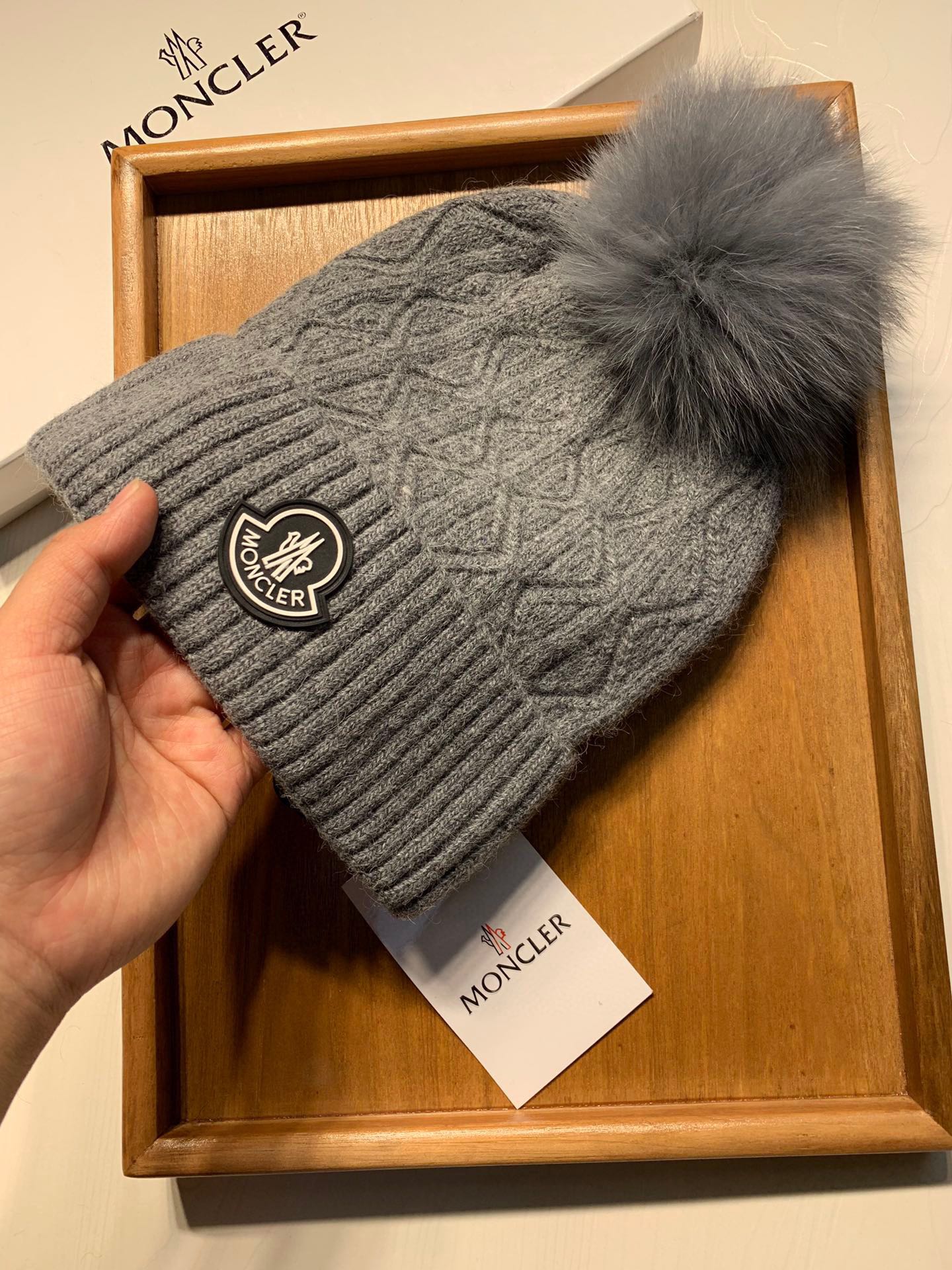 Hat Moncler 4 - vstockx