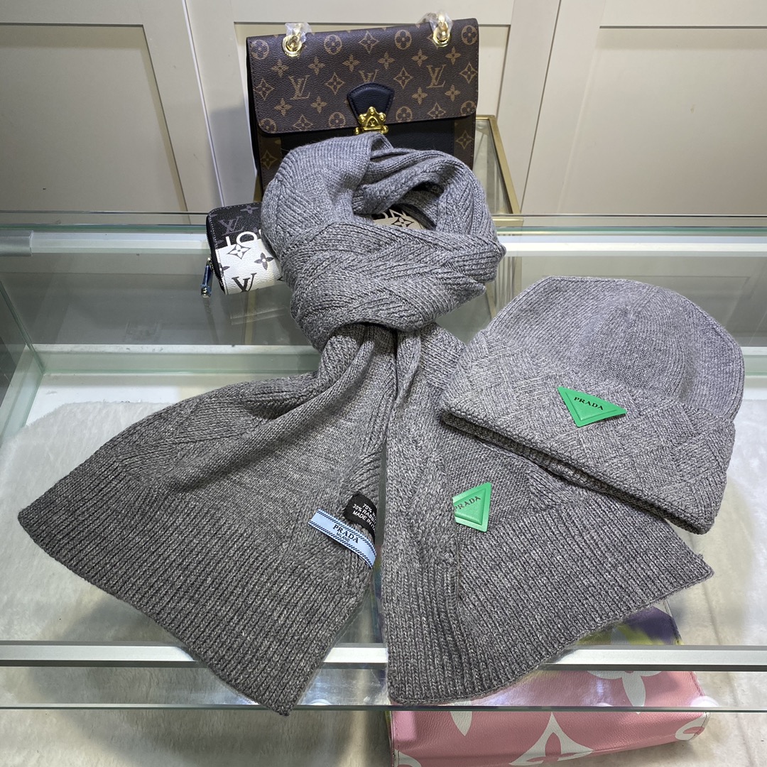 Hat & Scarf Prada 1 - vstockx