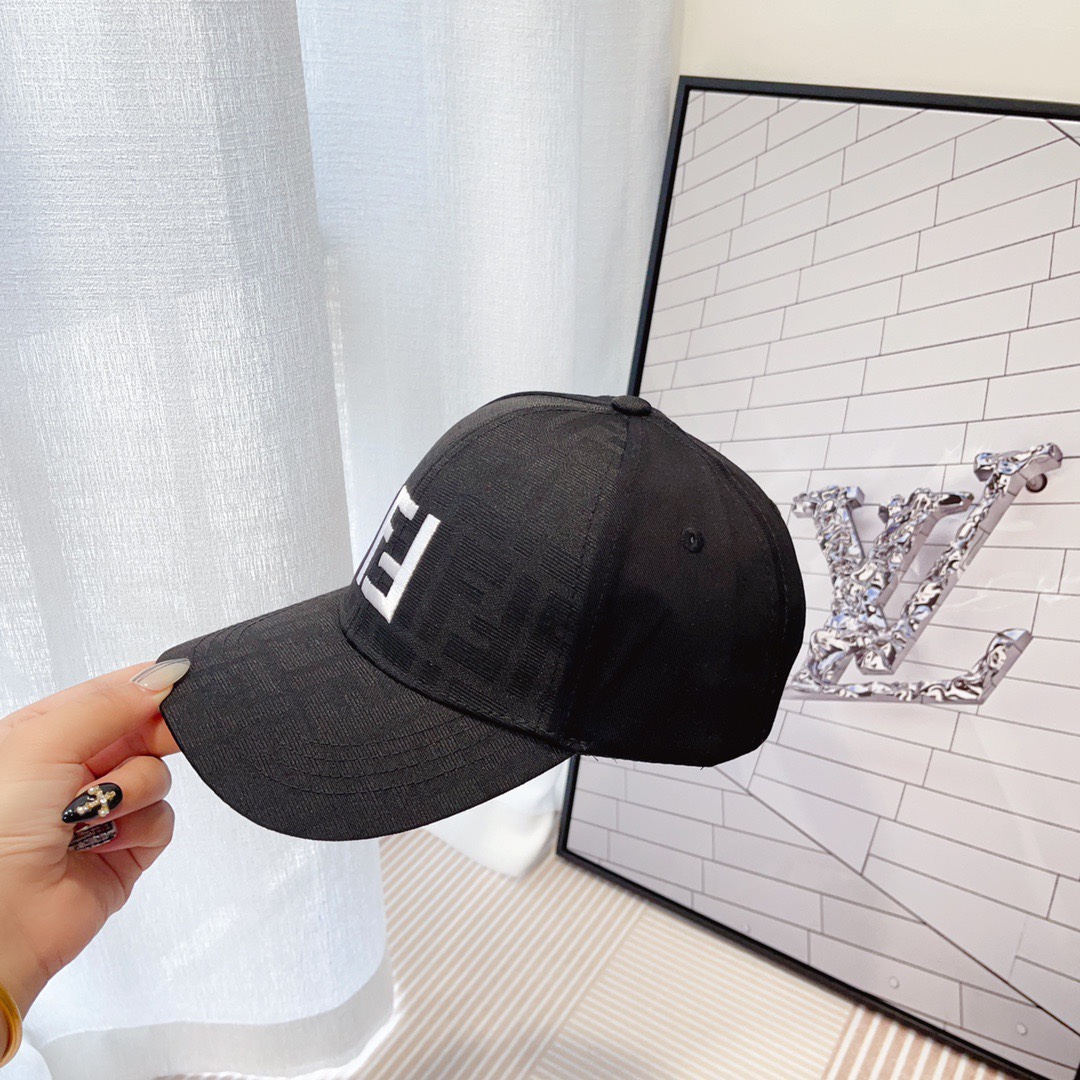 Streetwear Hat Fendi 328926 - vstockx