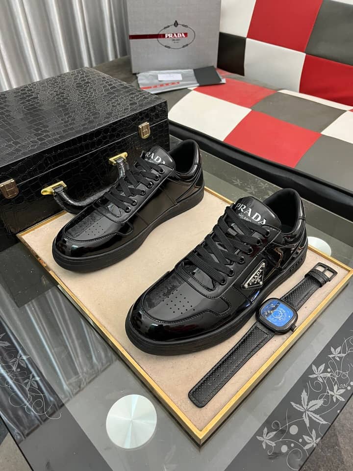 Prada Downtown patent leather sneakers Black - vstockx