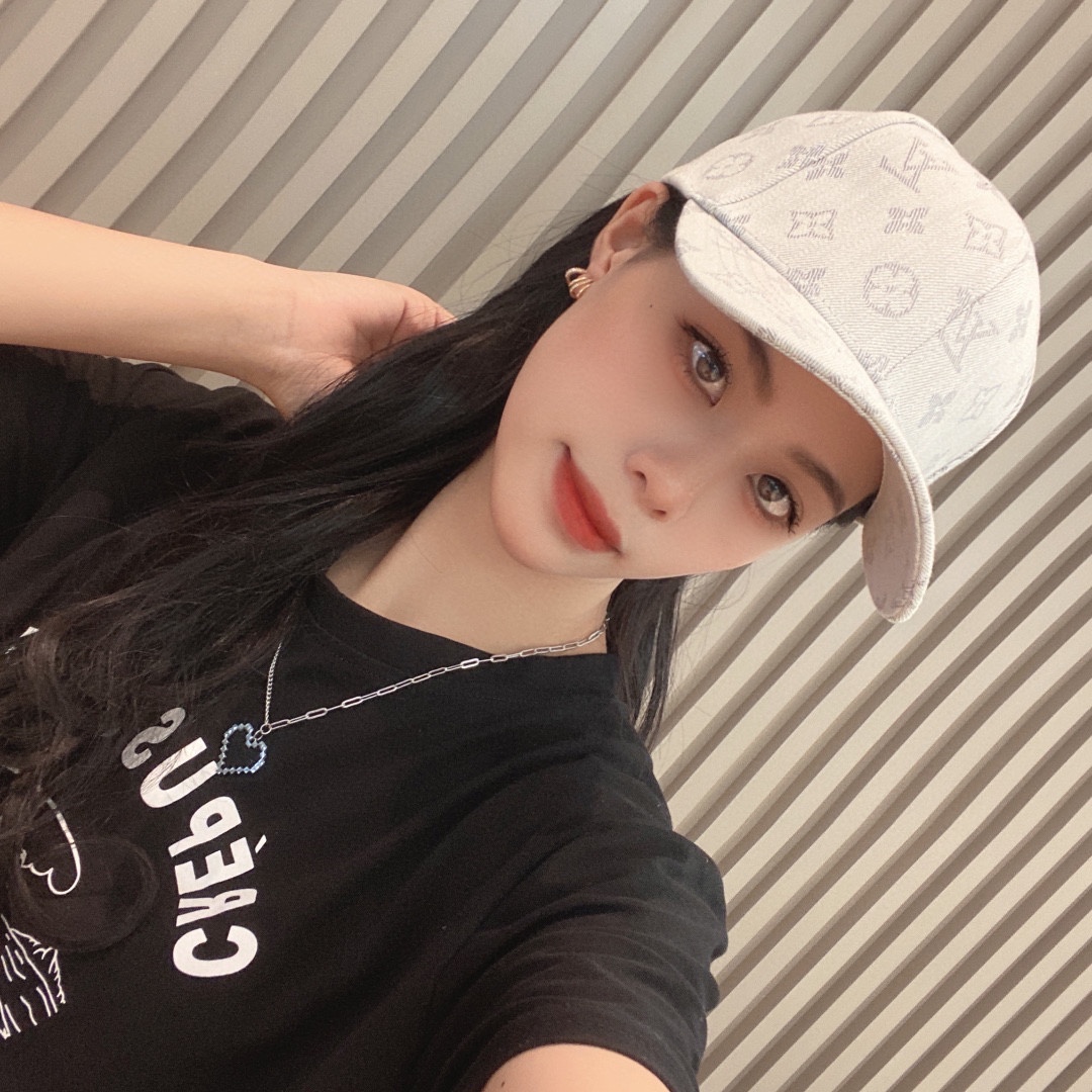 Streetwear Hat LV 329040 - vstockx