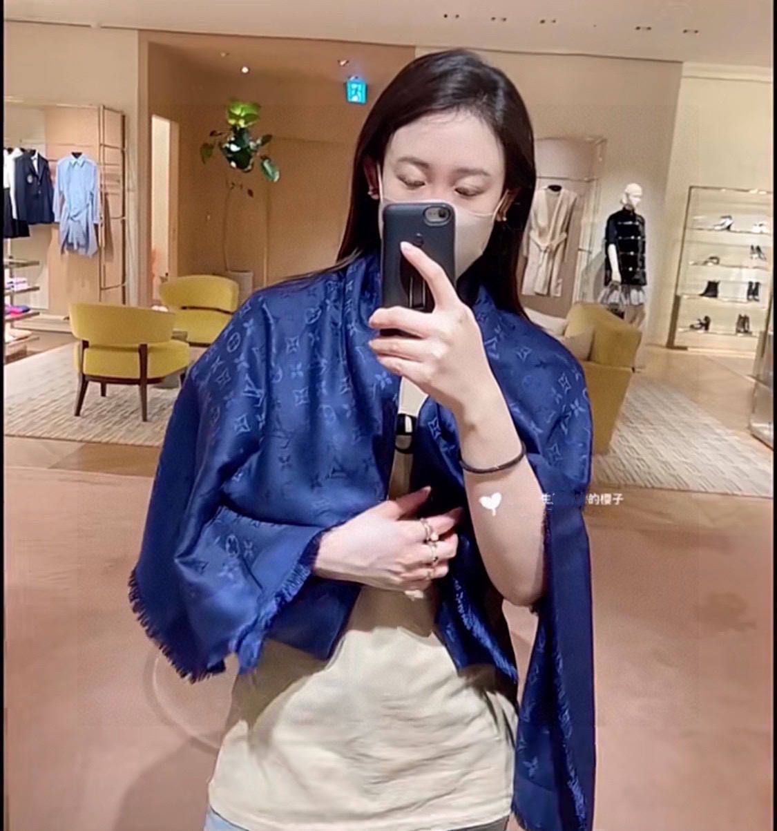 Streetwear Scarf LV 328938 SIZE:140*140cm - vstockx