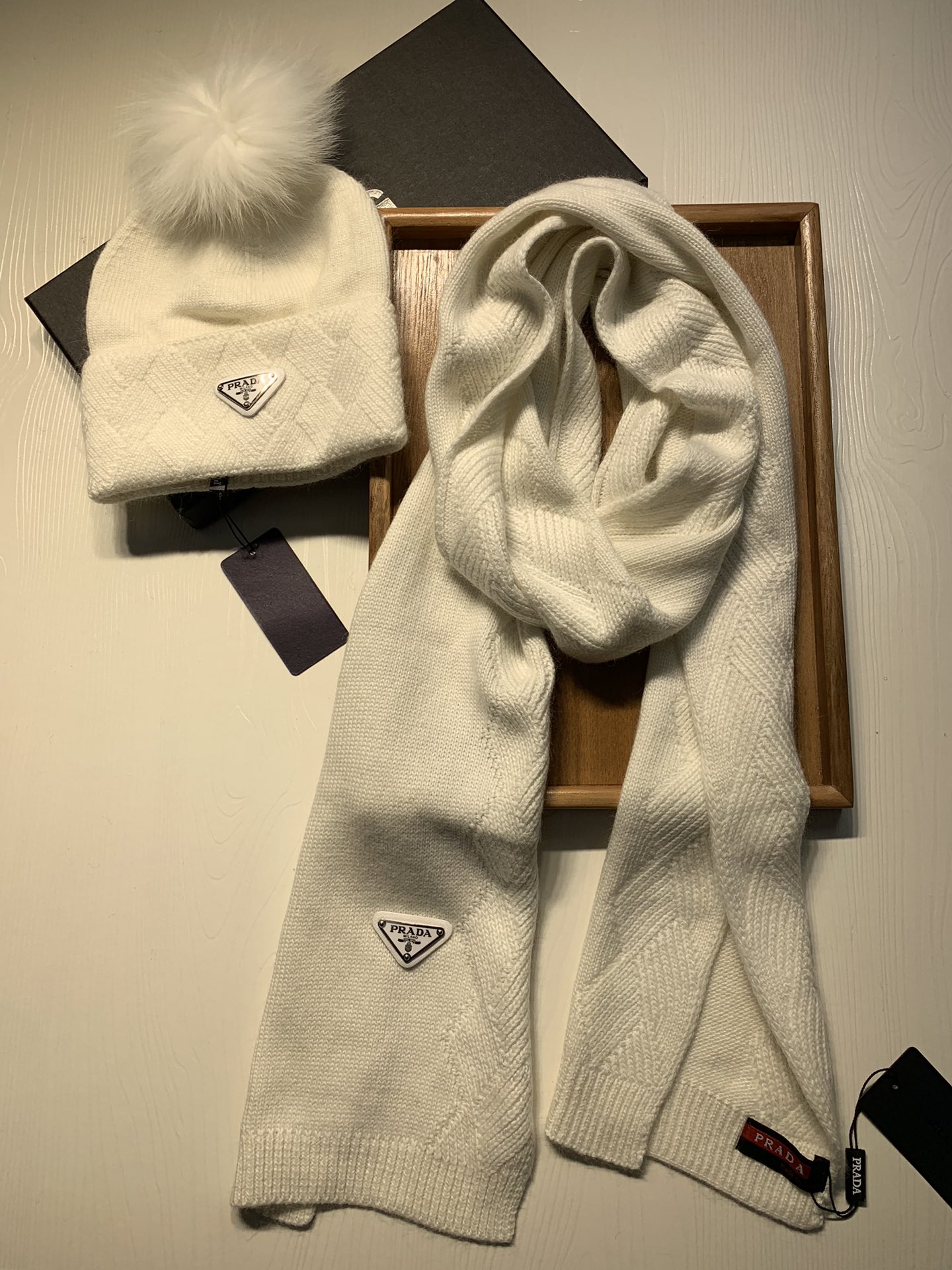 Hat & Scarf Prada 2 - vstockx