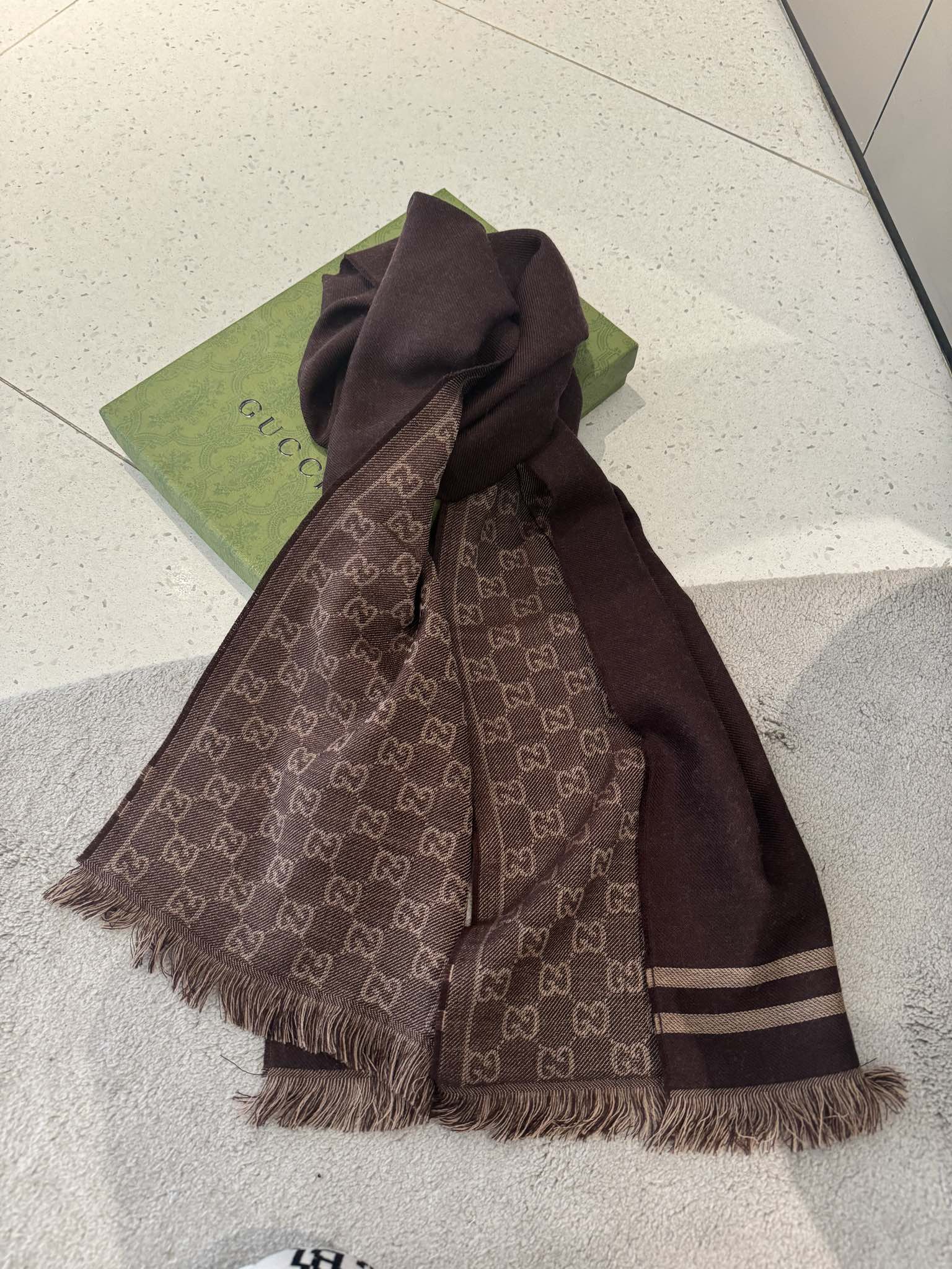 Streetwear Scarf GUCCI 328958 SIZE:55x190cm - vstockx