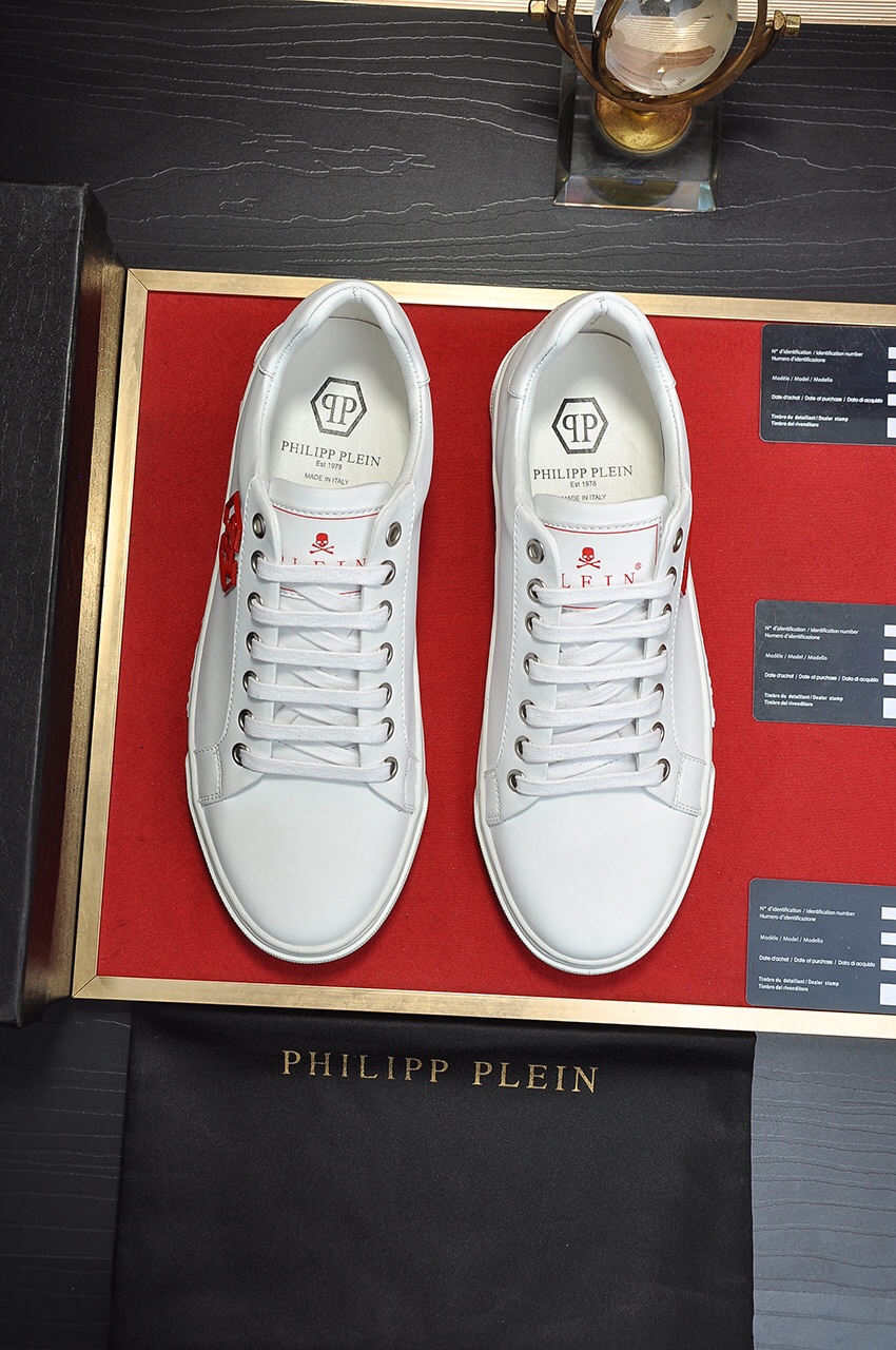 Philipp Plein Low Top Sneakers 3 - vstockx
