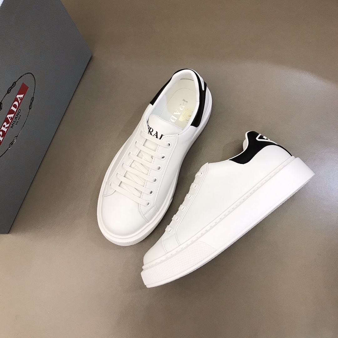 Prada Low Top sneaker 33 - vstockx