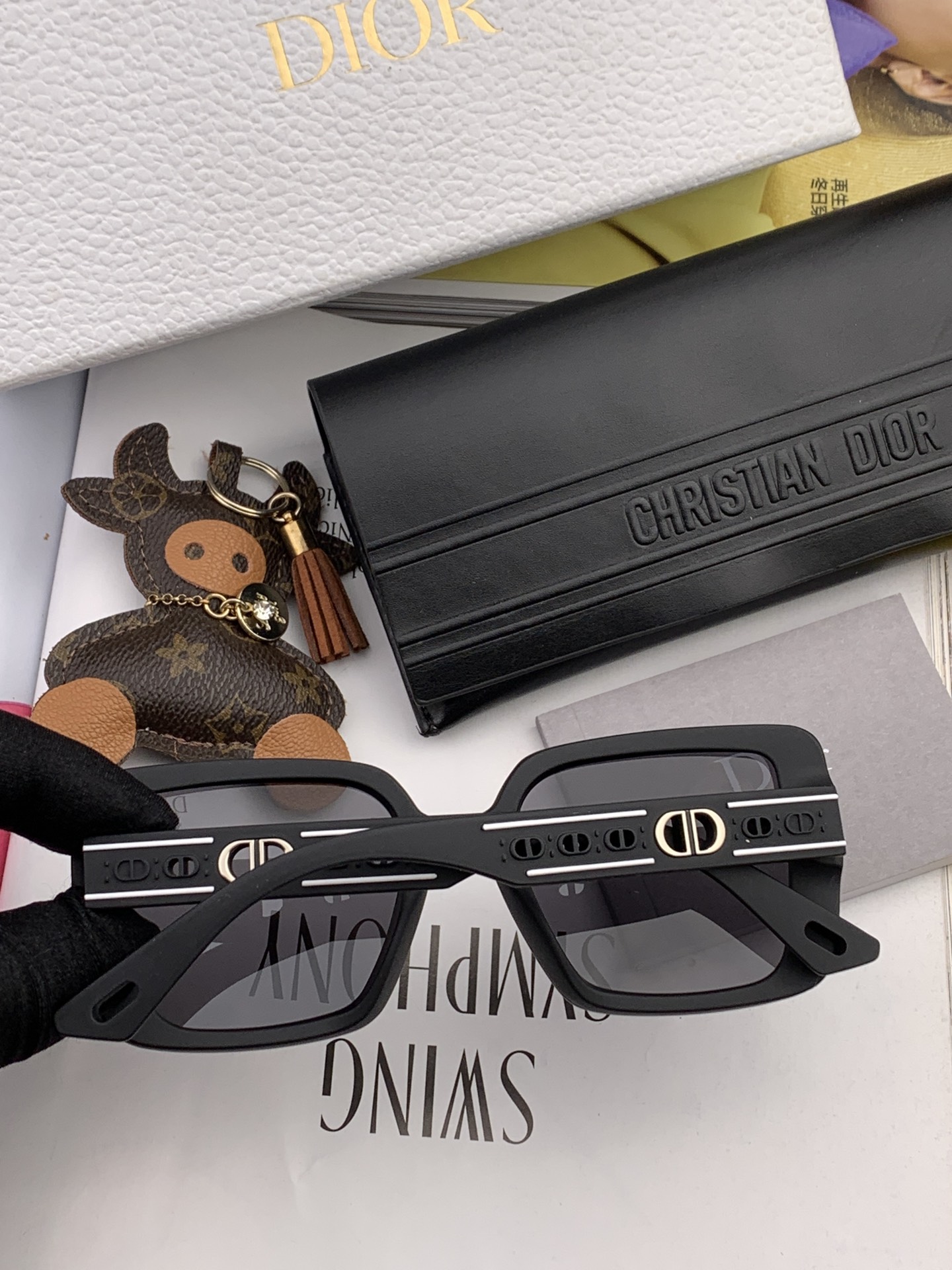 sunglasses Dior CD1228 - vstockx