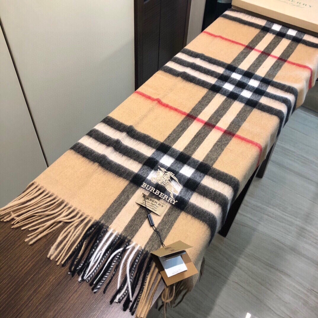 Streetwear Scarf Burberry 329074 size:70X200cm - vstockx