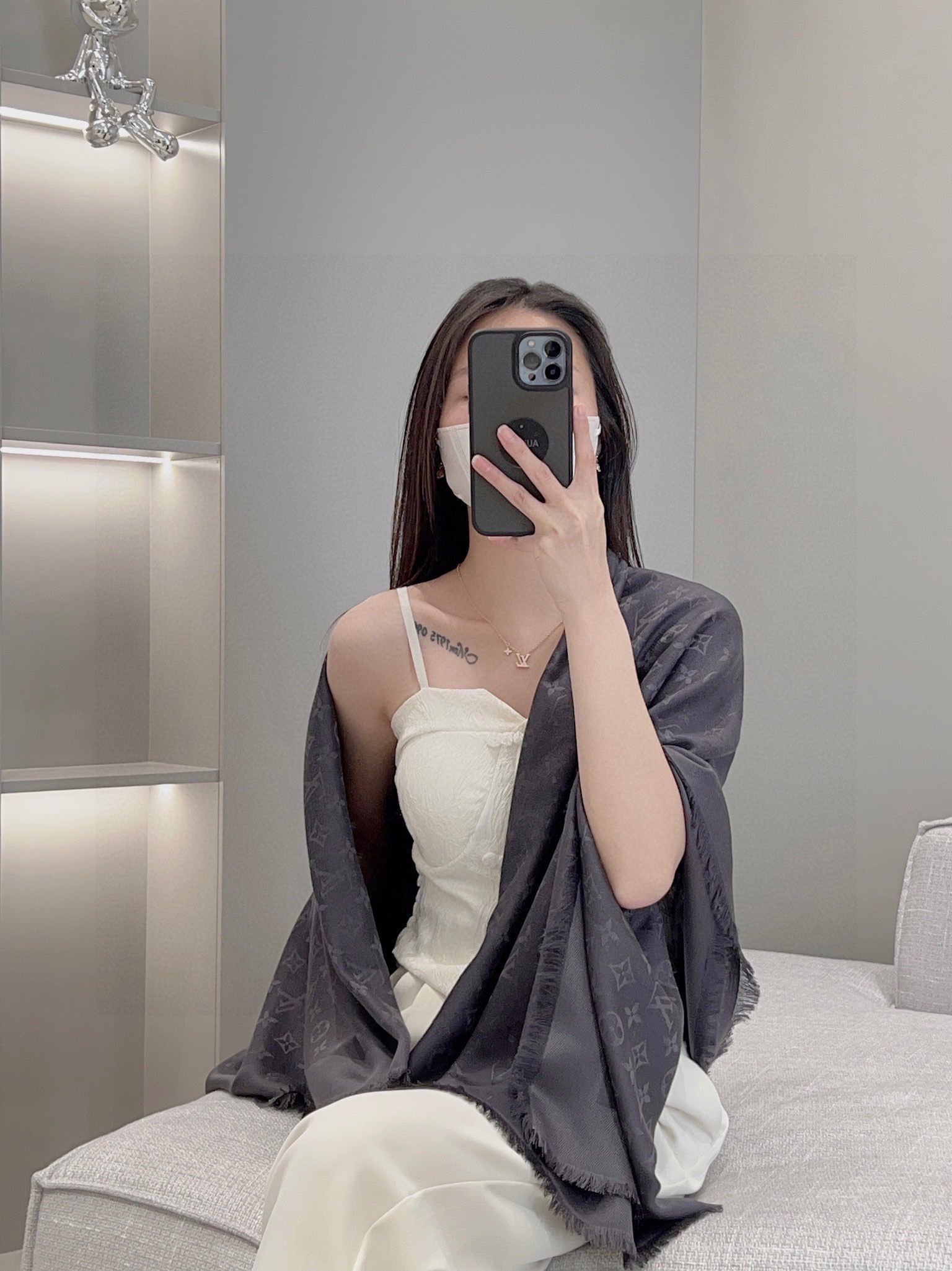 Streetwear Scarf LV 328937 SIZE:140*140cm - vstockx