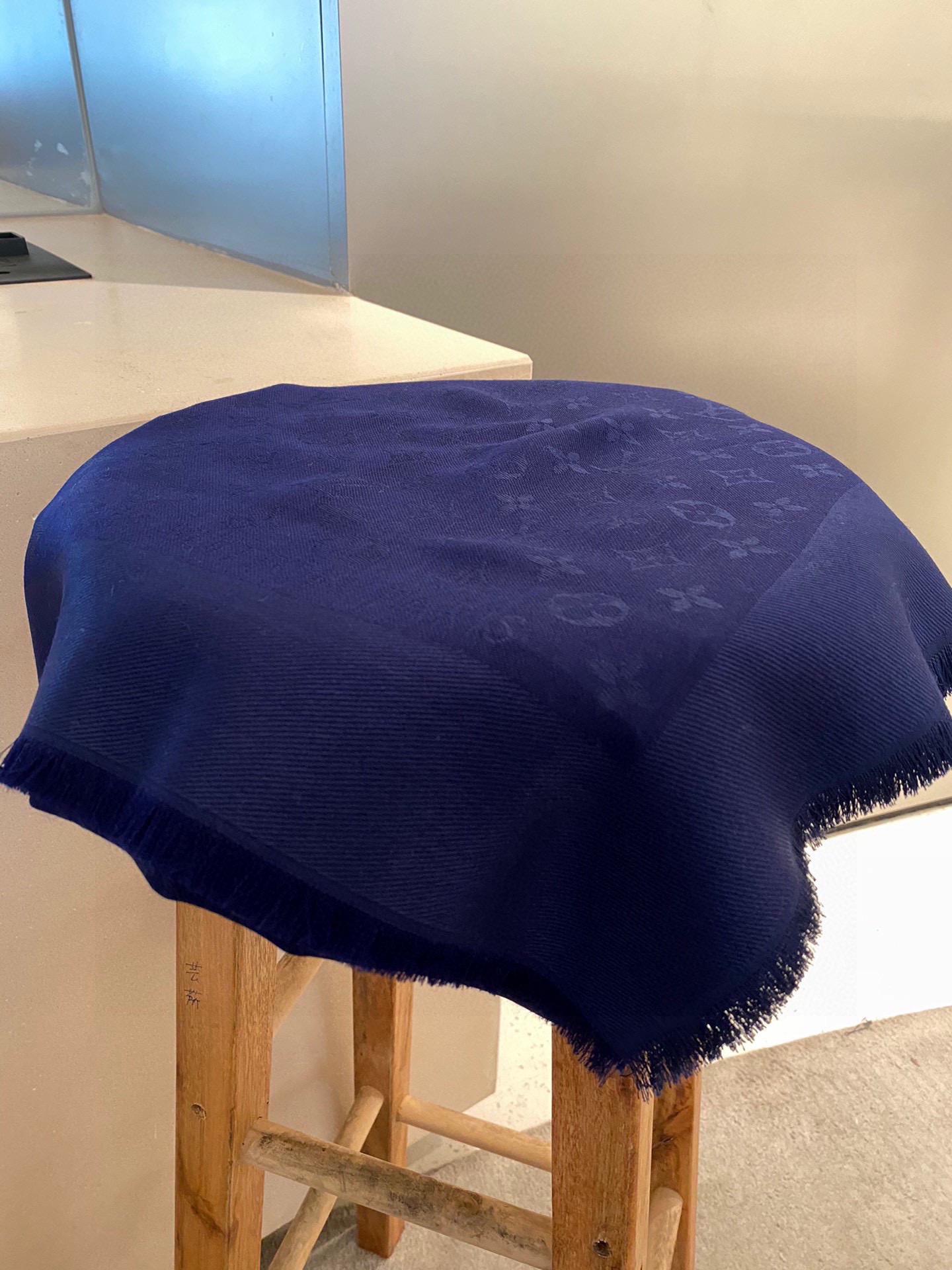 Streetwear Scarf LV 328938 SIZE:140*140cm - vstockx