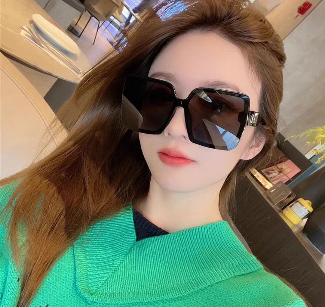 sunglasses Dior D6227 - vstockx