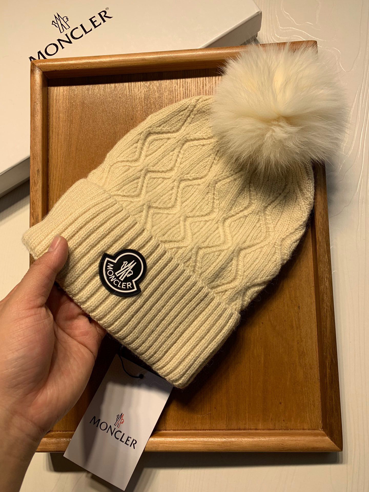 Hat Moncler 4 - vstockx