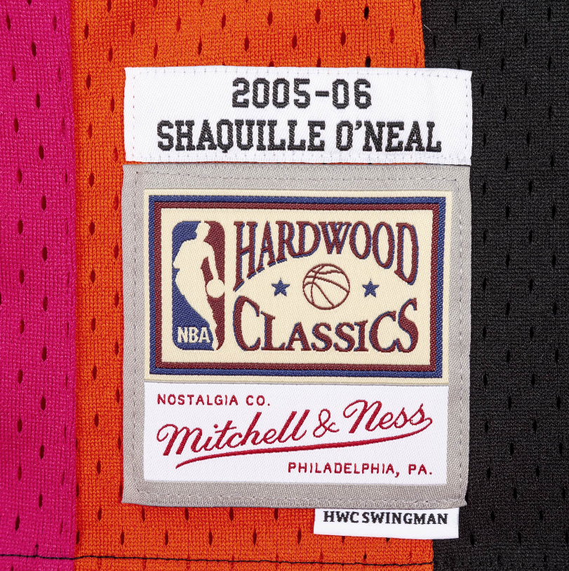 Men's Shaquille O'Neal Miami Heat Mitchell & Ness NBA 2005-06 Black Alternate Throwback Swingman Jersey - vstockx