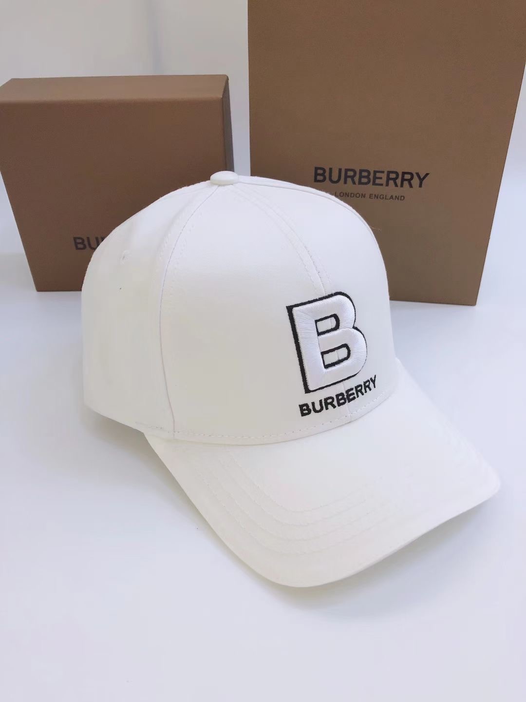 Hat Burberry 4 - vstockx