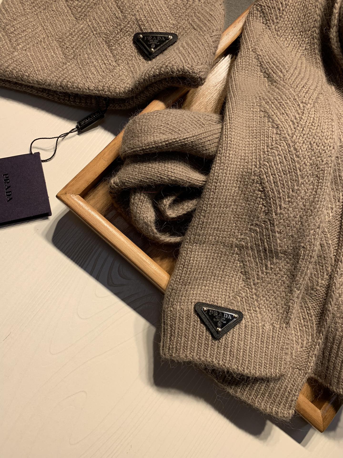Hat & Scarf Prada 3 - vstockx