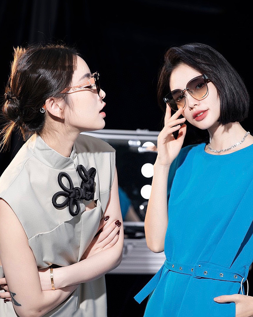 Sunglasses Chanel CH2191 - vstockx