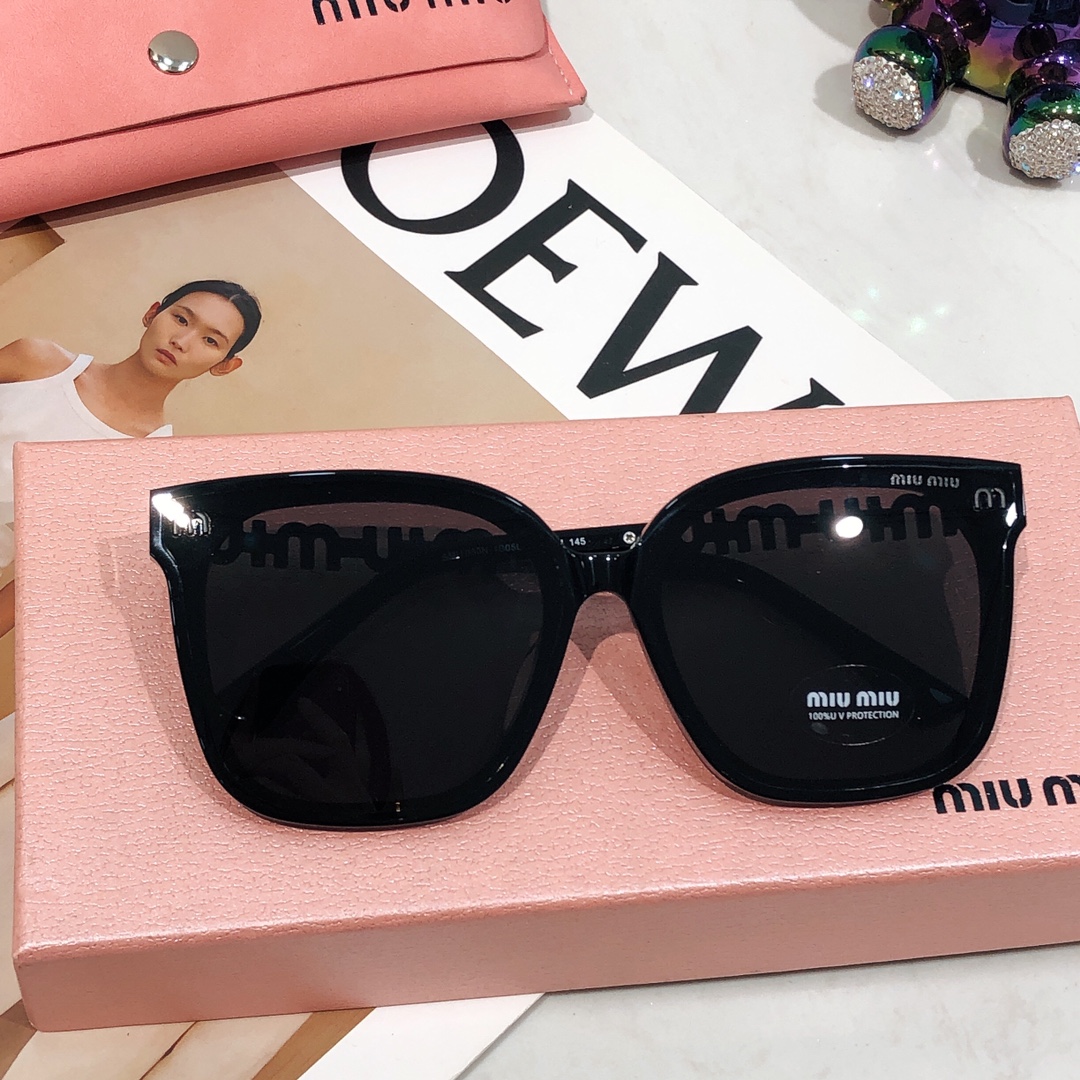 sunglasses Miu Miu SMU030N SIZE:65-14-145 - vstockx