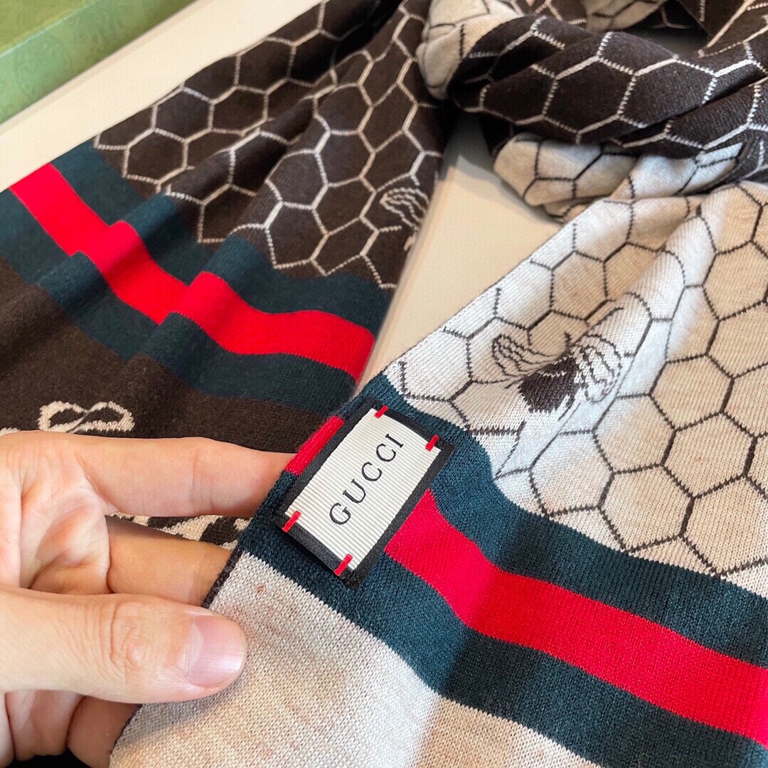 Streetwear Scarf GUCCI 329067 size:32*180cm - vstockx