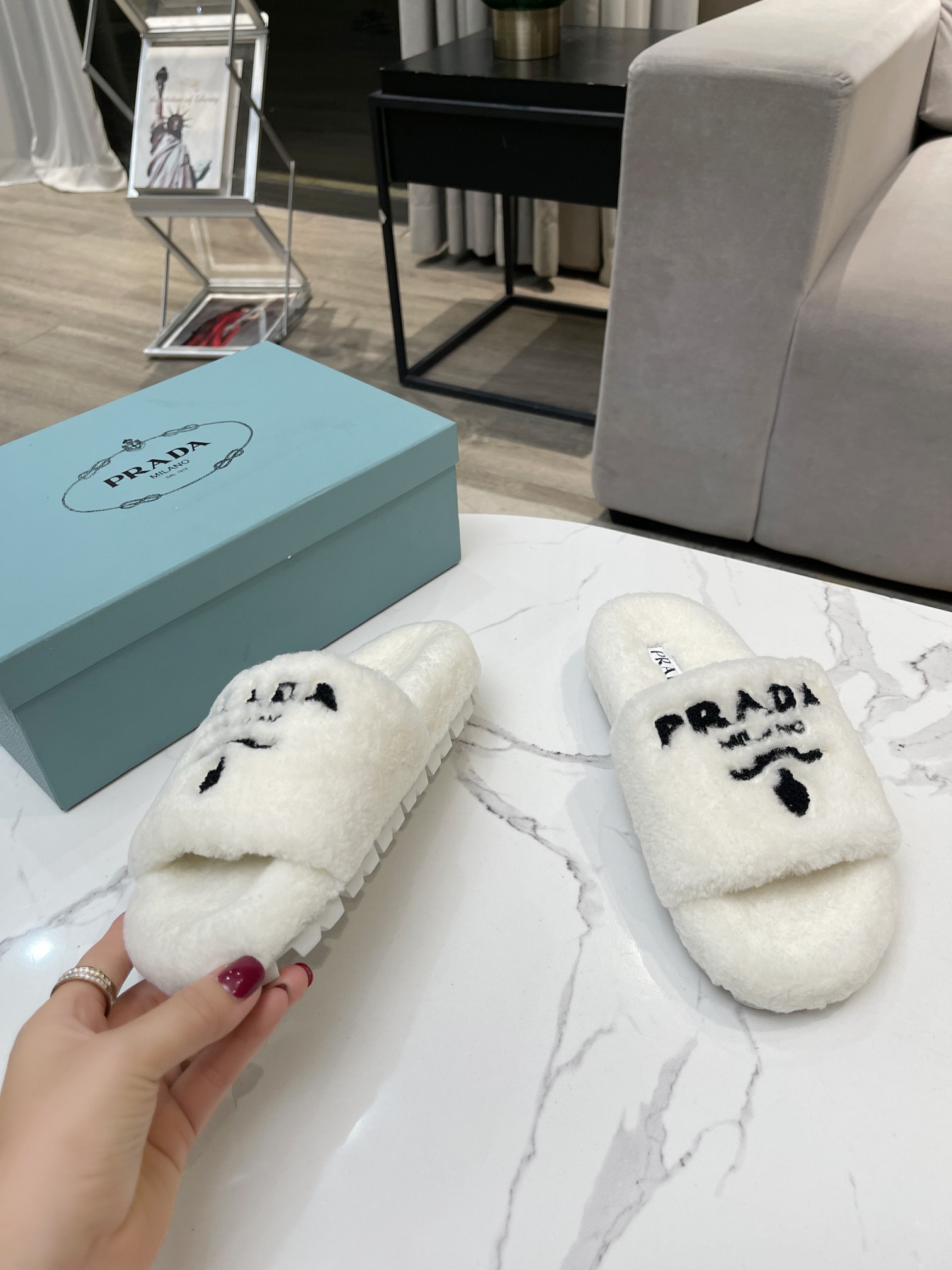 Prada Flat Sandals 5 - vstockx