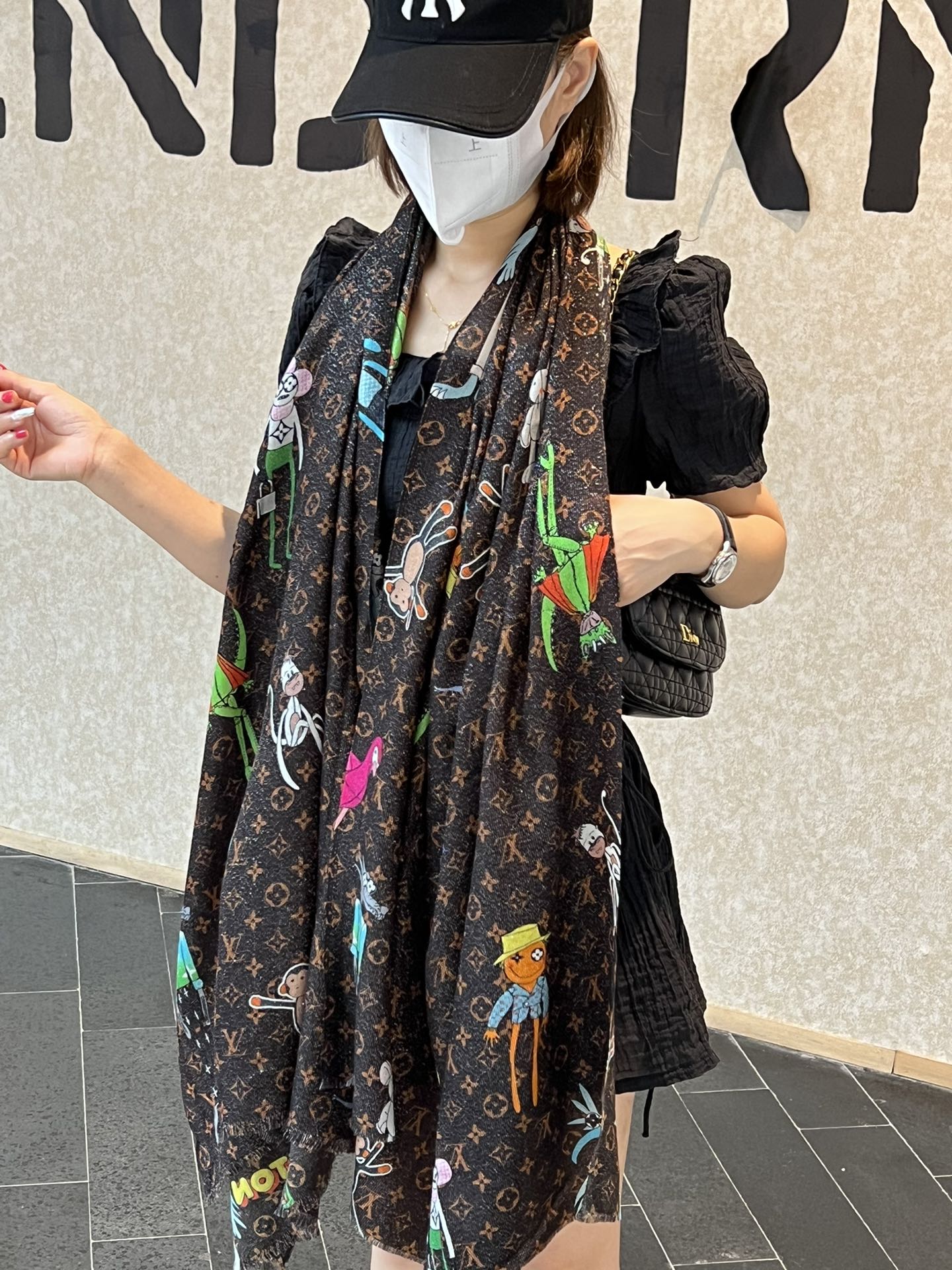 Streetwear Scarf LV 328993 SIZE:110*200cm - vstockx