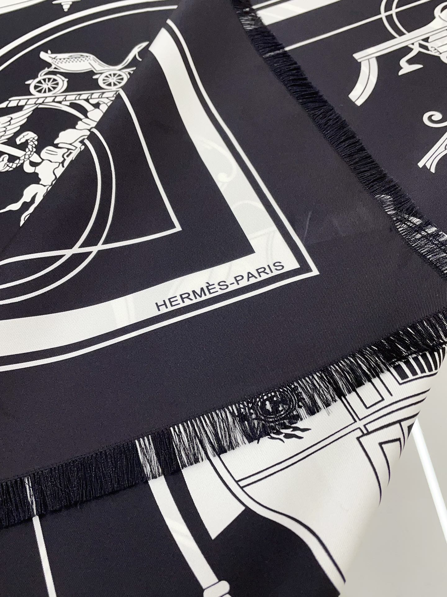 Streetwear Scarf Hermes 328802 size:90*90 - vstockx