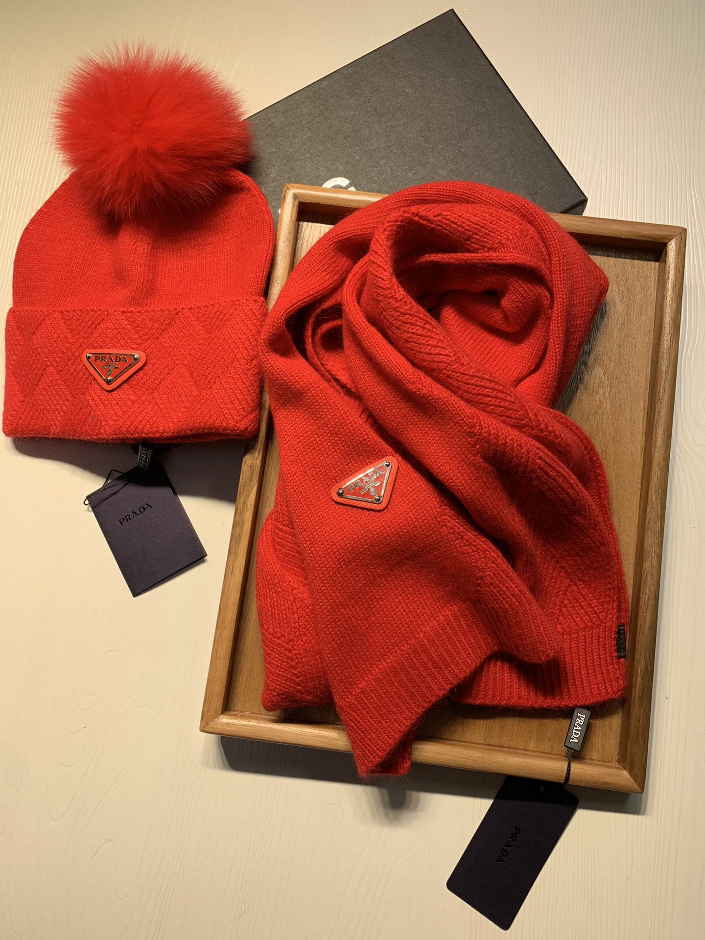 Hat & Scarf Prada 2 - vstockx