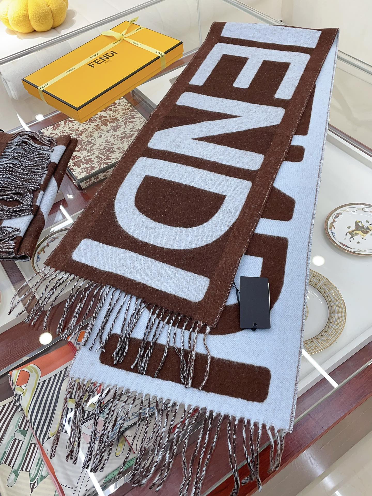 Streetwear Scarf FENDI 328837 size:180*35cm - vstockx