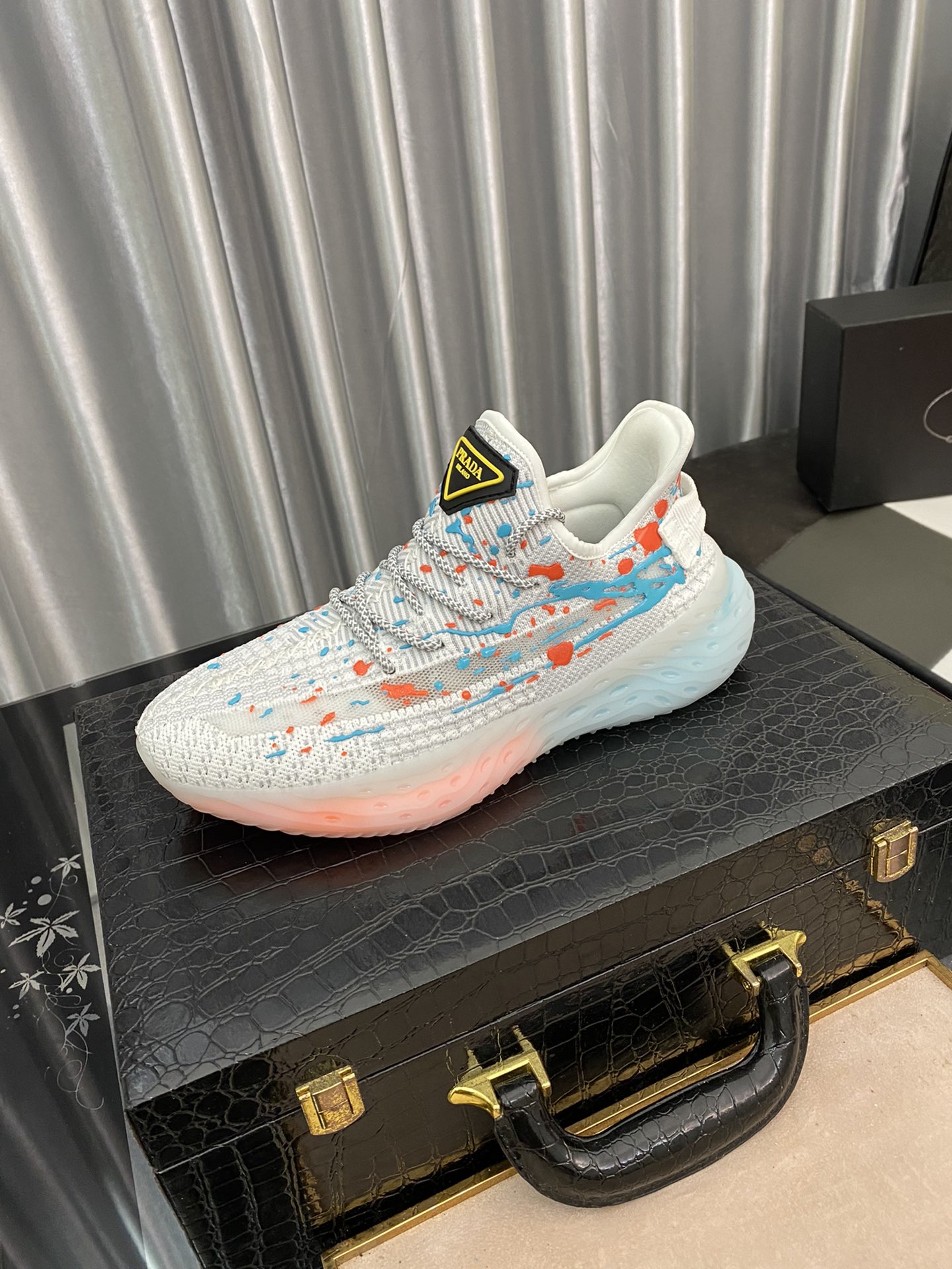 Prada Low Top sneaker 16 - vstockx