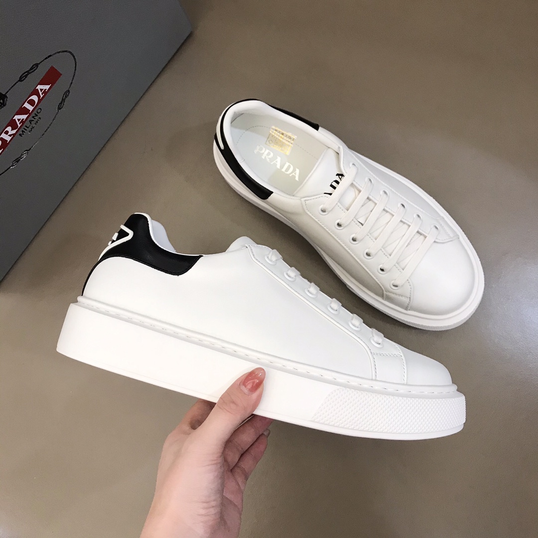 Prada Low Top sneaker 33 - vstockx