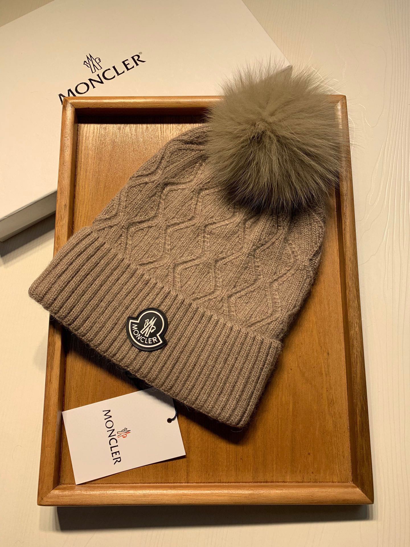 Hat Moncler 4 - vstockx