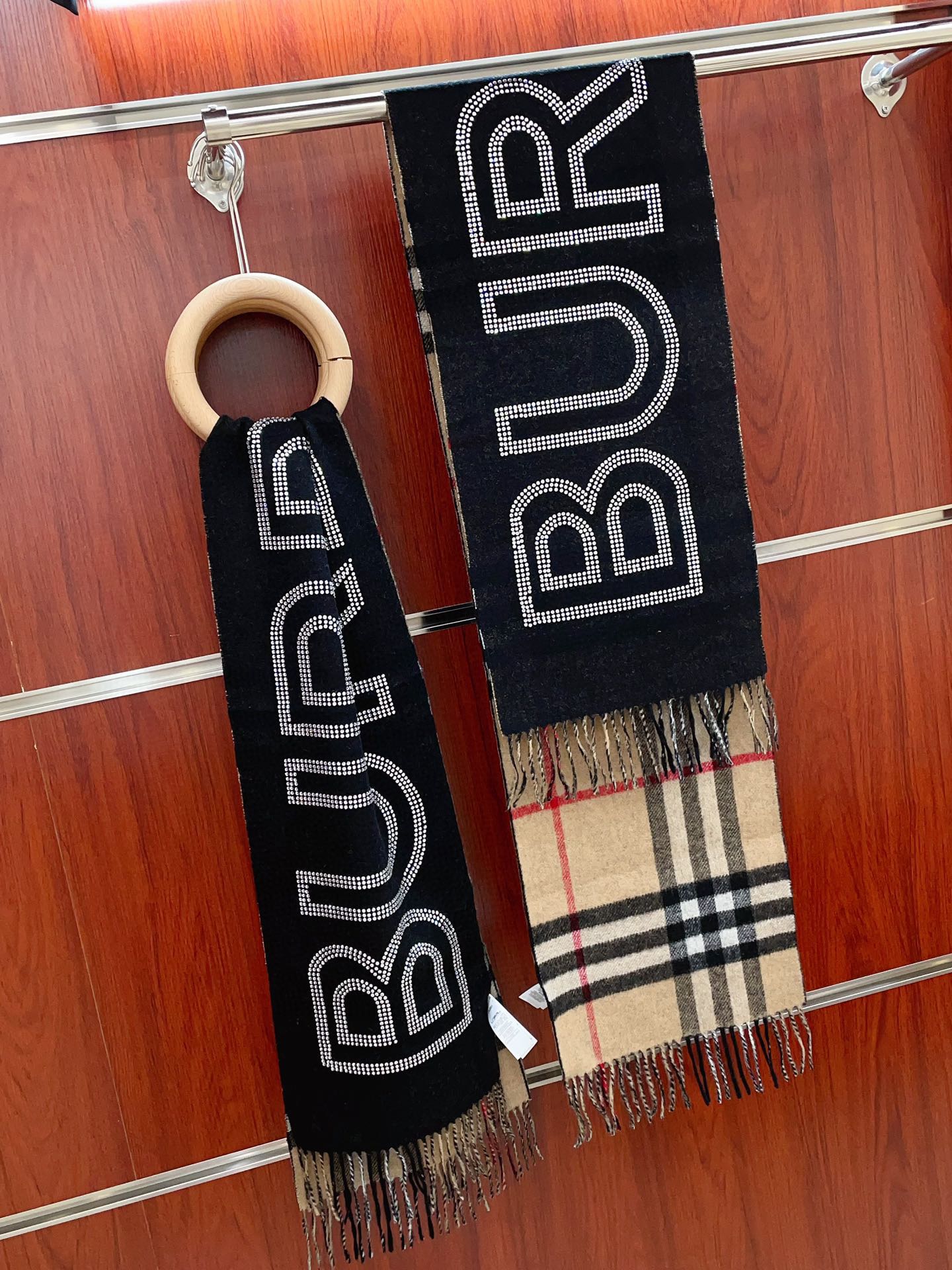 Streetwear Scarf Burberry 328860 SIZE:30*200cm - vstockx