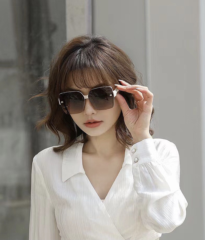 sunglasses Miu Miu MM 7771 - vstockx