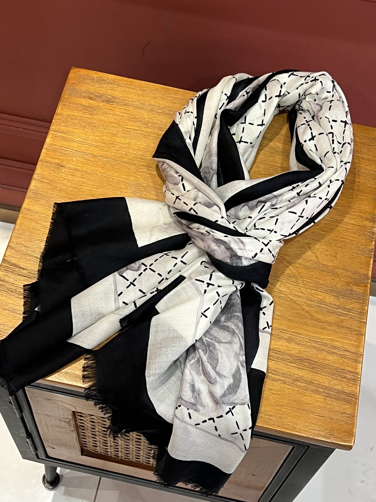 Streetwear Scarf CHANEL 328979 size:100×200cm - vstockx