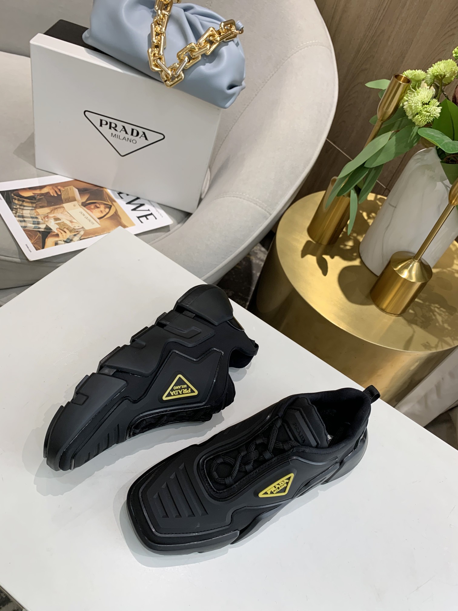Prada Low Top sneaker 45 - vstockx