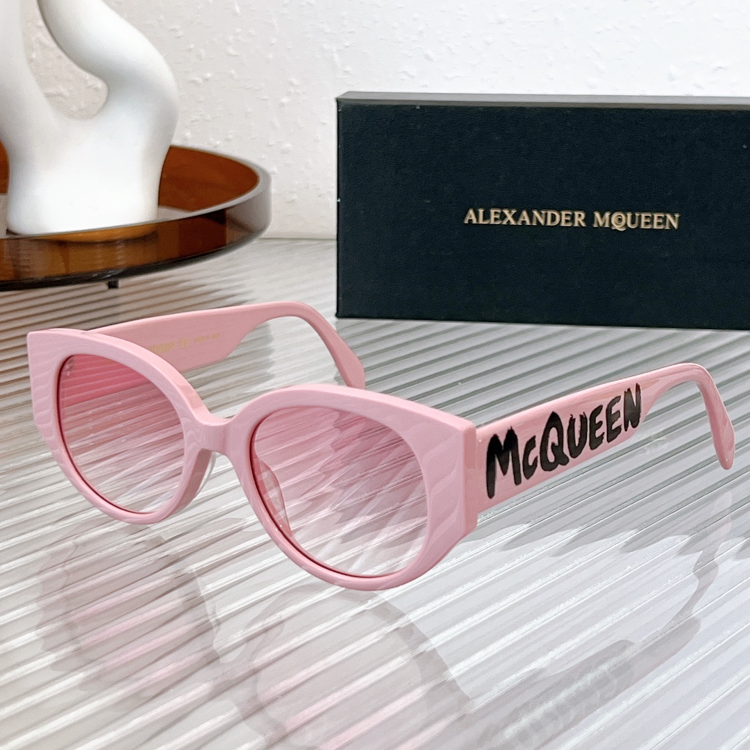 Sunglasses Alexander McQueen 0328s 2 - vstockx