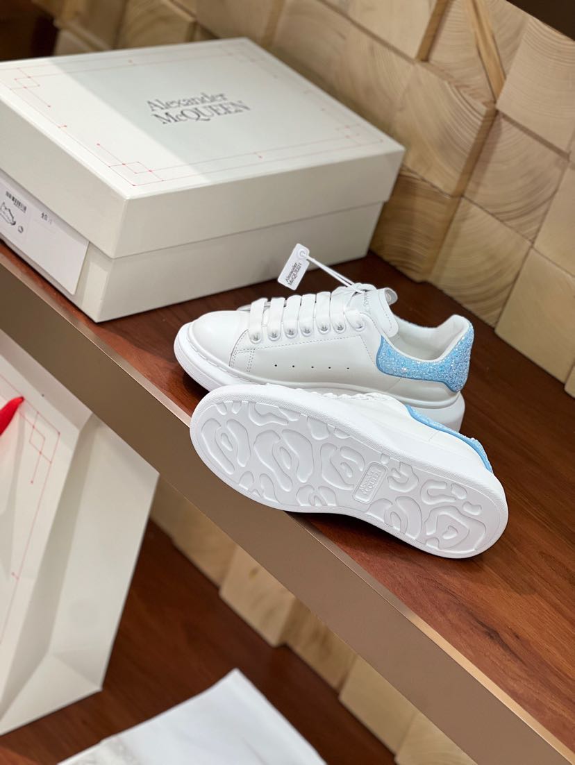 Alexander McQueen Oversized Sneaker in White Sky Blue - vstockx