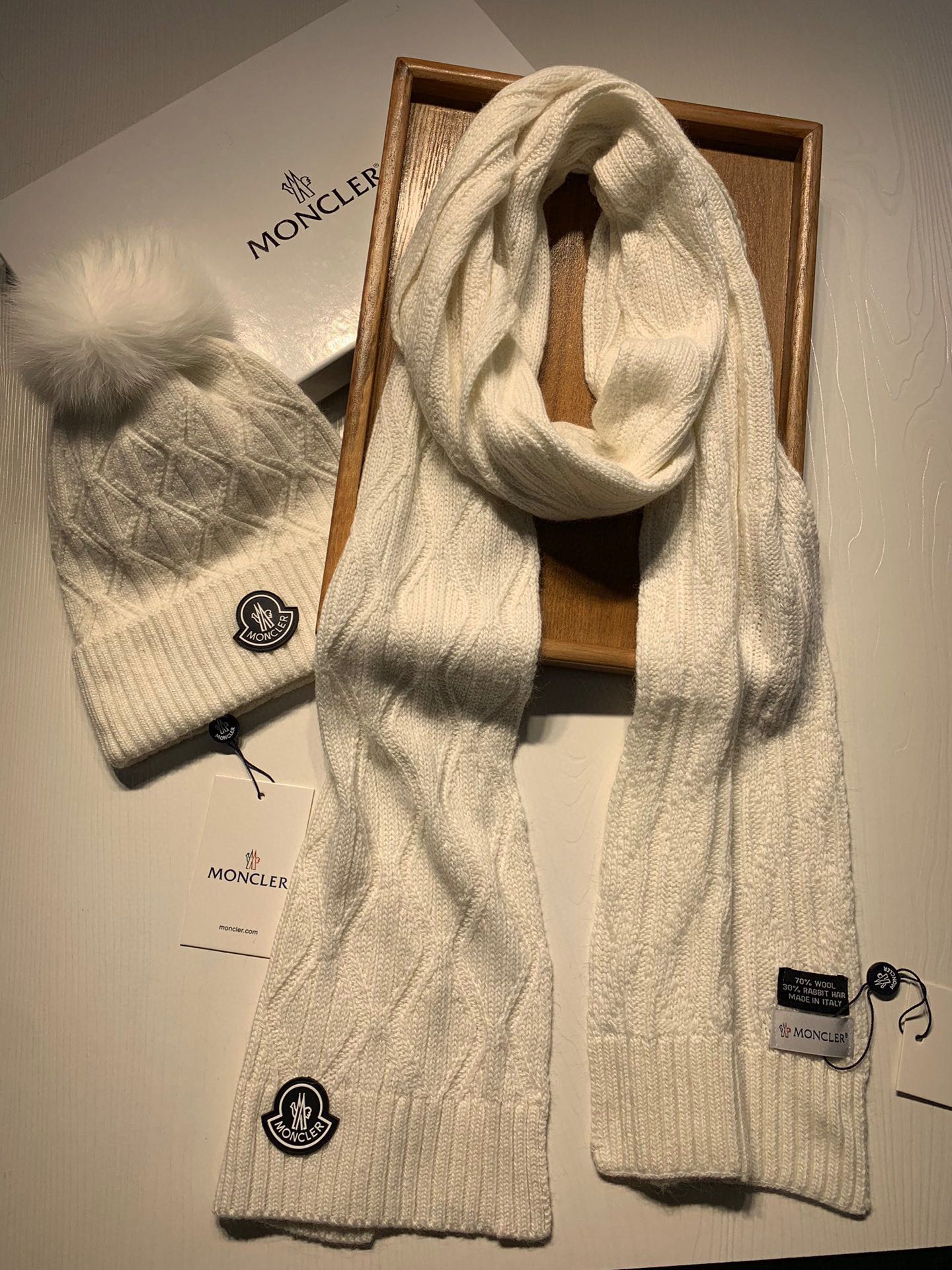 Hat & Scarf Moncler 1 - vstockx