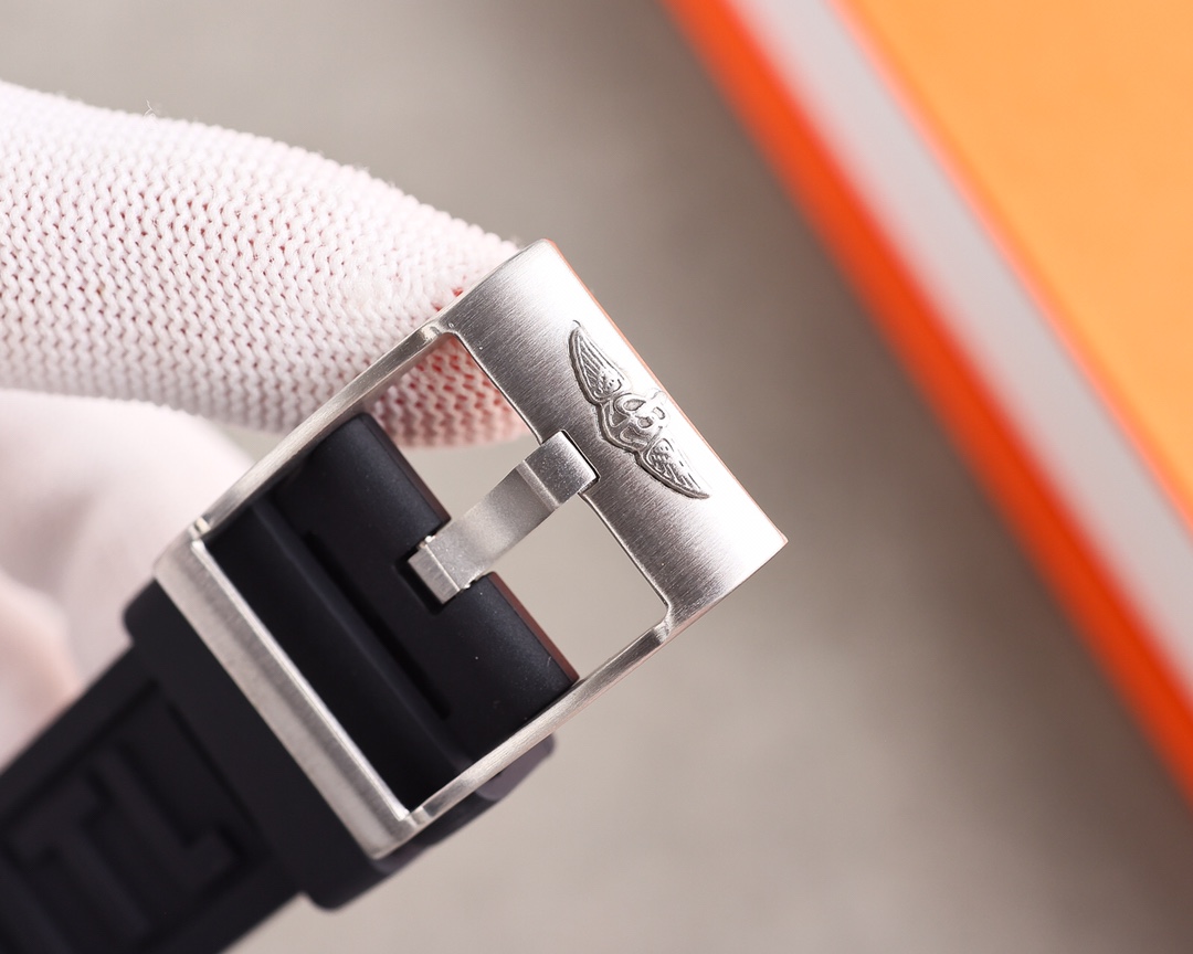 Watches BREITLING 323230 size:44 mm - vstockx