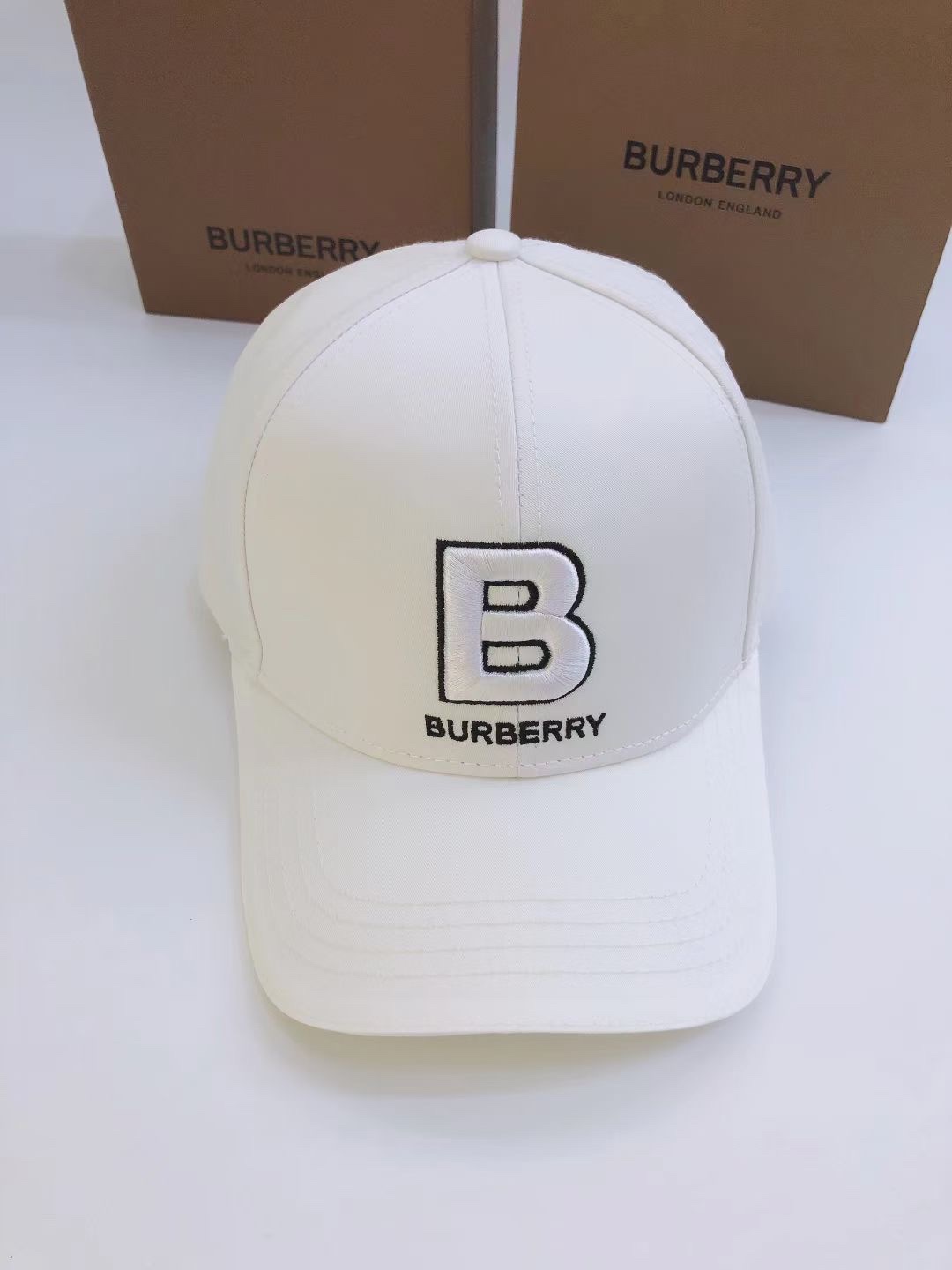 Hat Burberry 4 - vstockx