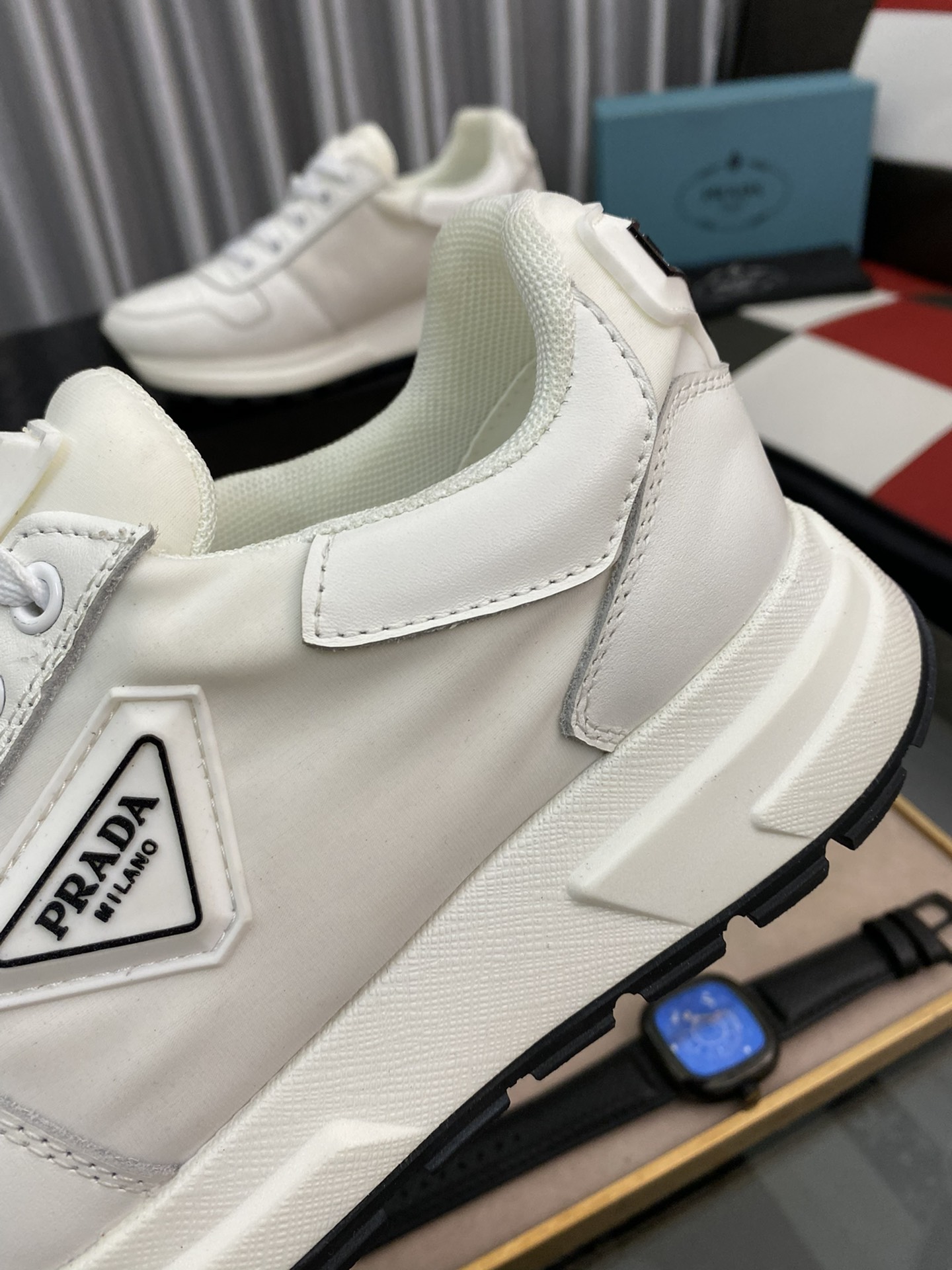 Prada Low Top sneaker 10 - vstockx