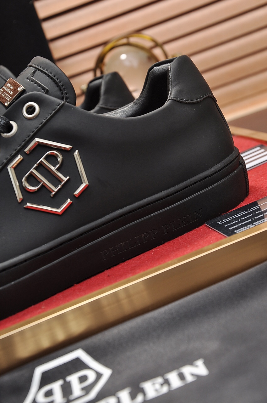 Philipp Plein Low Top Sneakers 29 - vstockx
