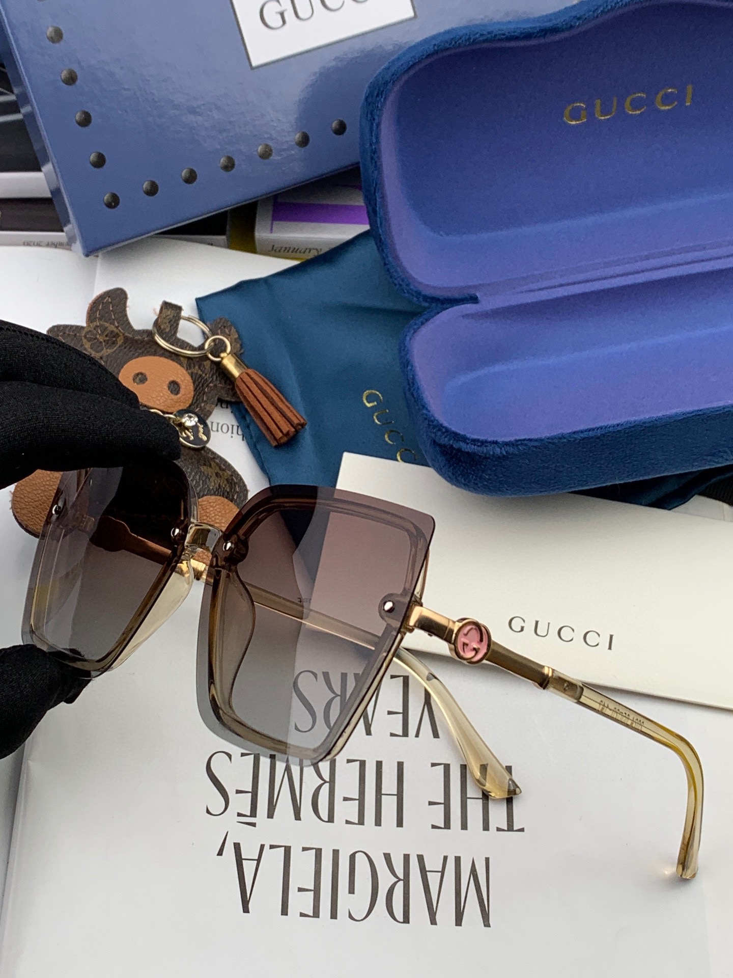 Sunglasses Gucci G2200 - vstockx